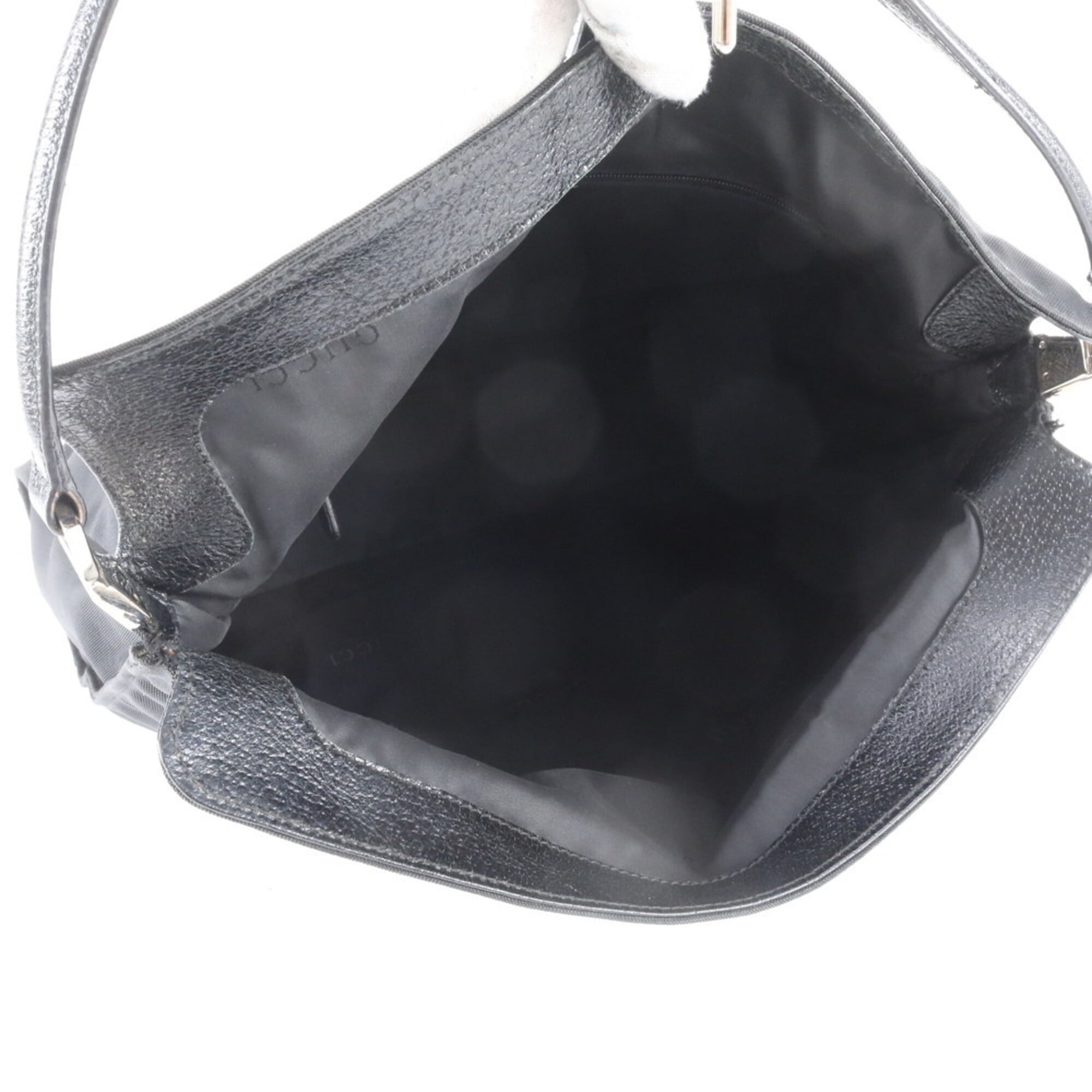 Gucci Black Leather Nylon Handbag Shoulder Bag (Pre-Owned)