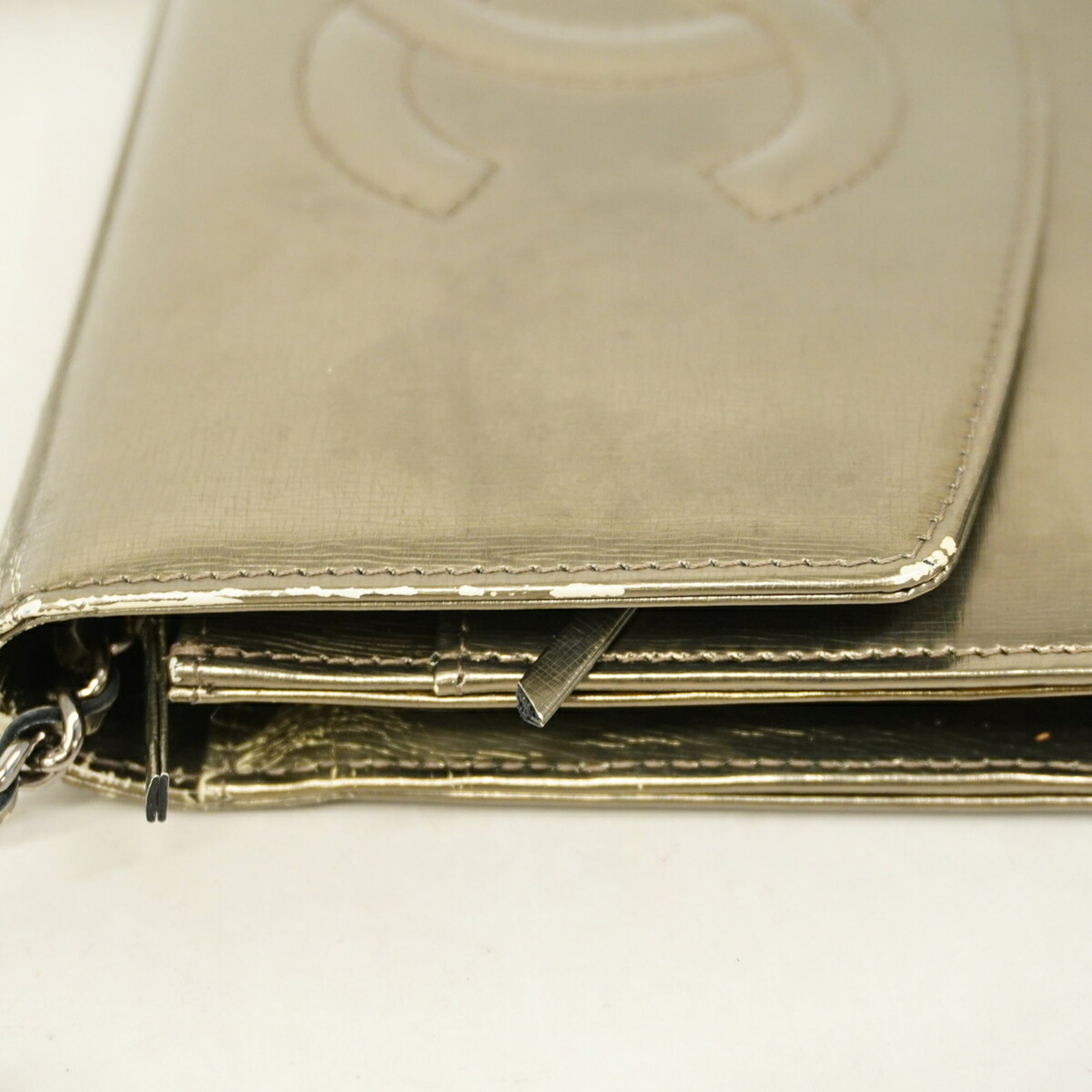 Chanel Metallic Gold Patent Leather Chain/Shoulder Wallet (Pre-Owned)