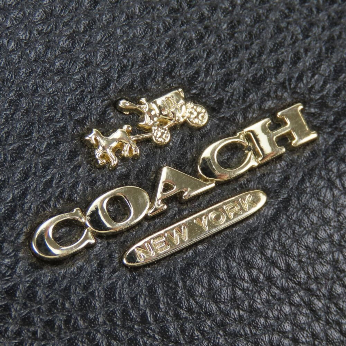 Coach Black Leather Shoulder Bag (Pre-Owned)