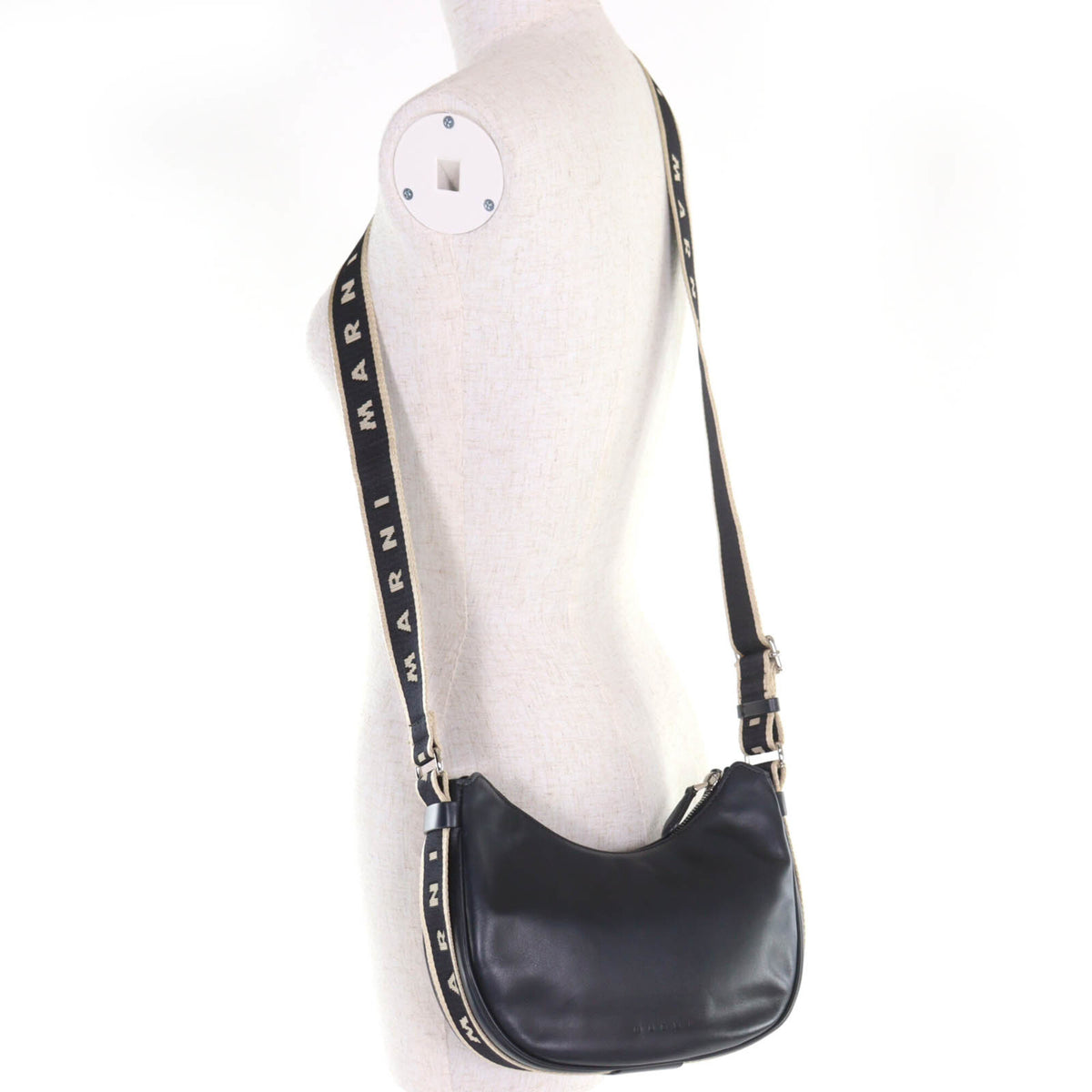 Marni Black Leather Shoulder Bag (Pre-Owned)