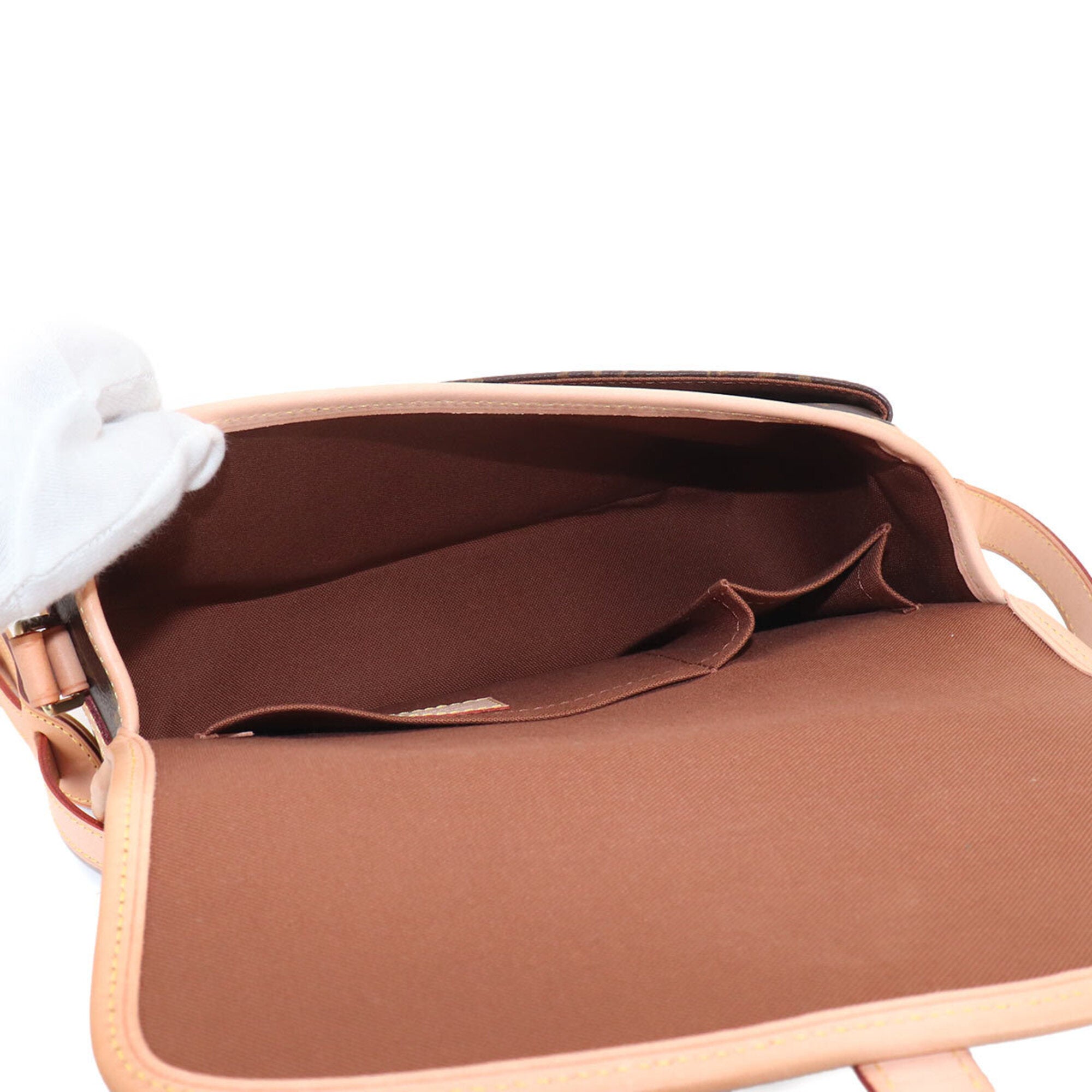 Louis Vuitton Monogram Monogram Canvas Shoulder Bag (Pre-Owned)