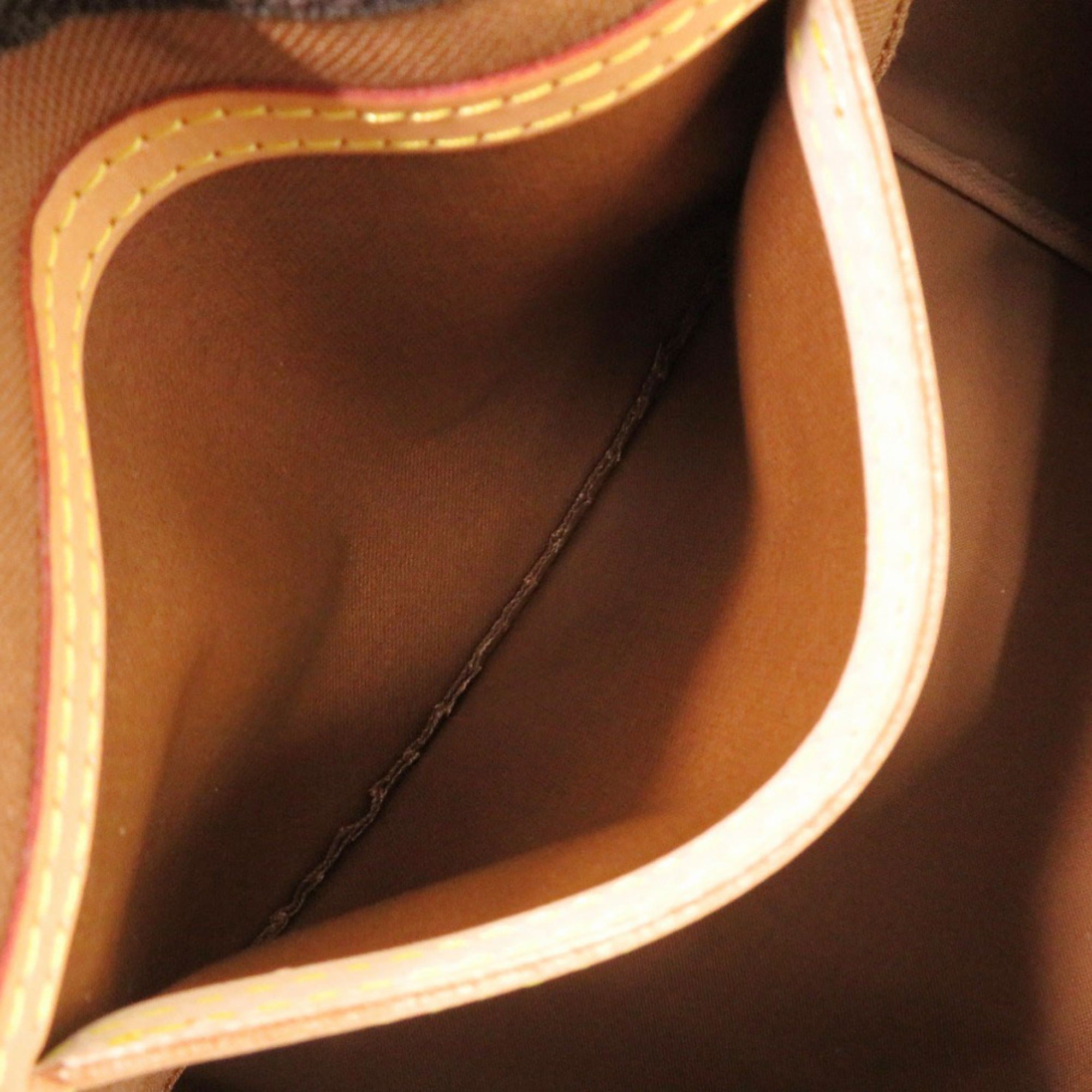 Louis Vuitton Brown Monogram Monogram Canvas Handbag (Pre-Owned)