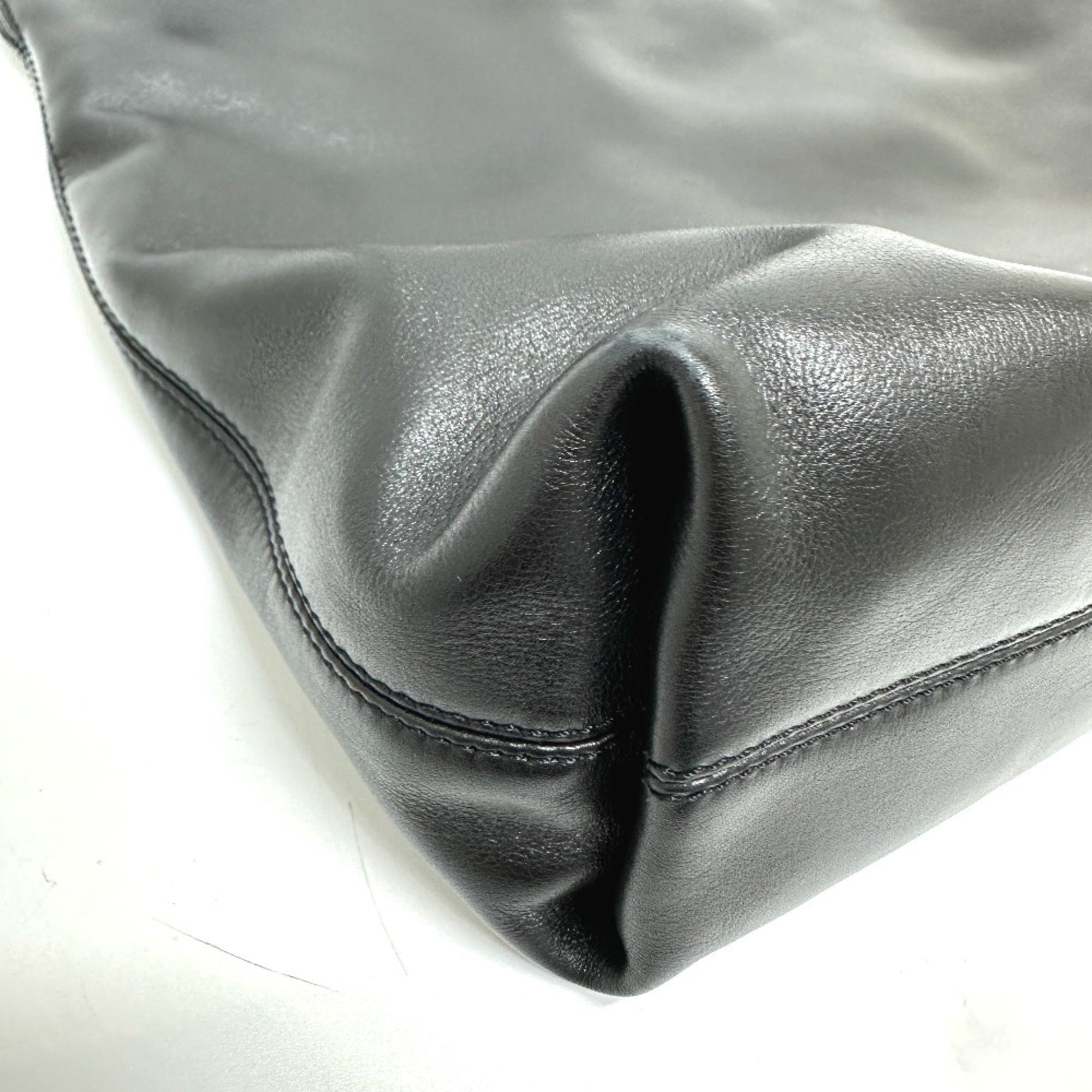 Chanel Black Leather Shoulder Bag Tote Bag (Pre-Owned)