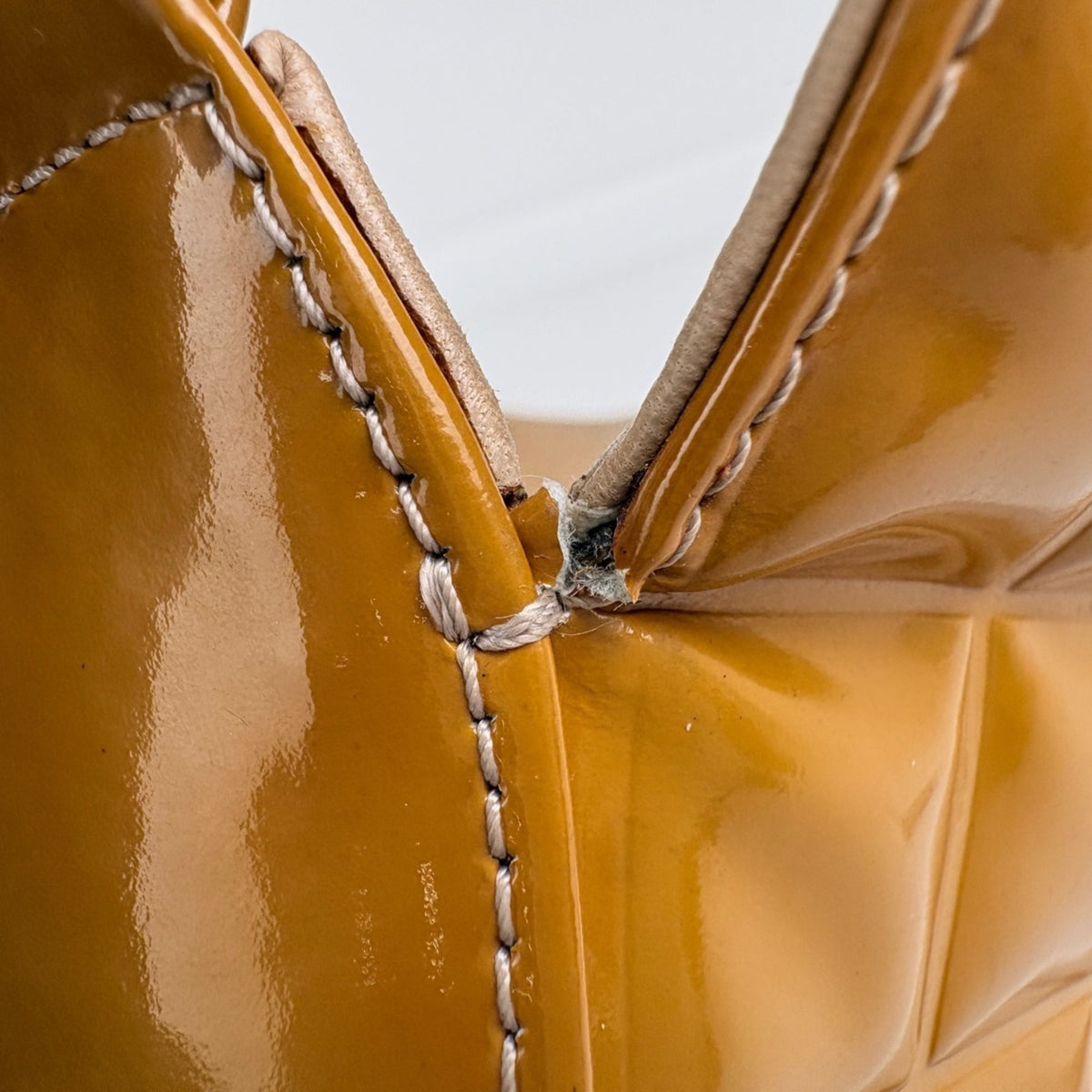 Chanel Brown Patent Leather Shoulder Bag (Pre-Owned)