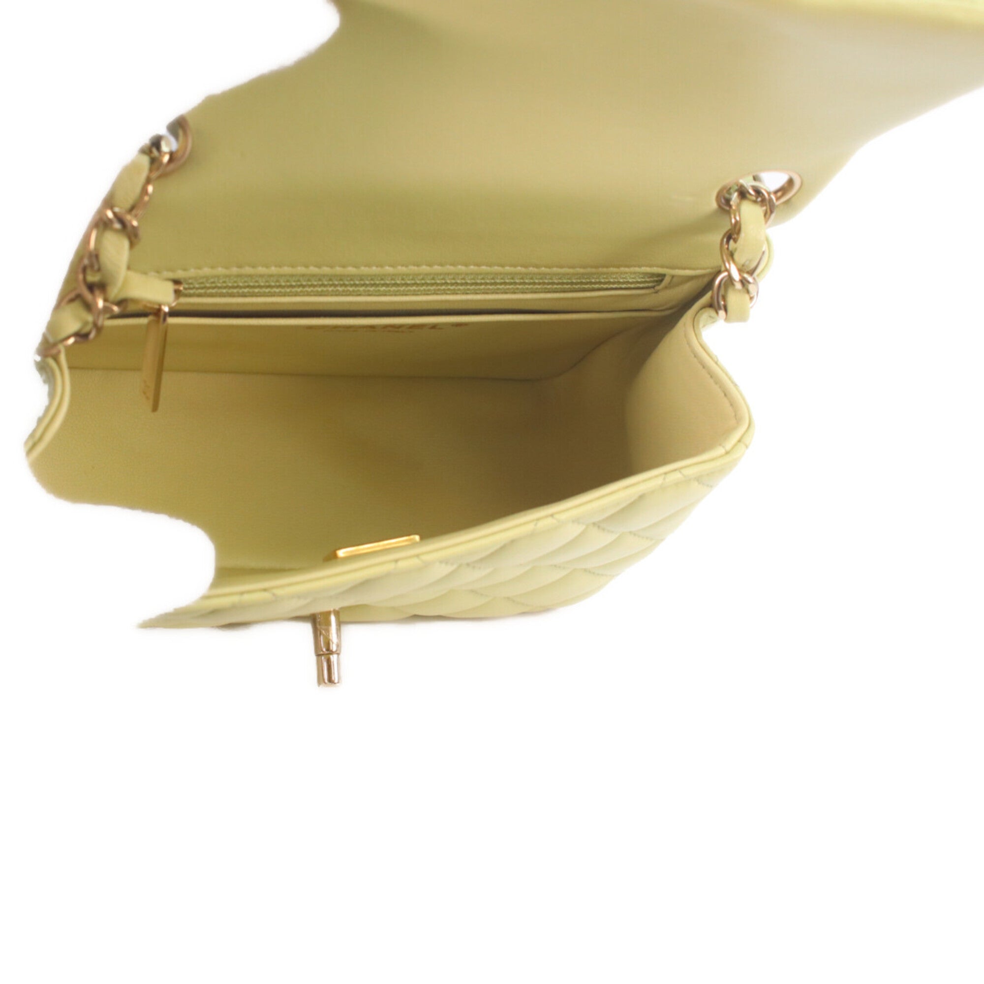 Chanel Gold Leather Shoulder Bag (Pre-Owned)