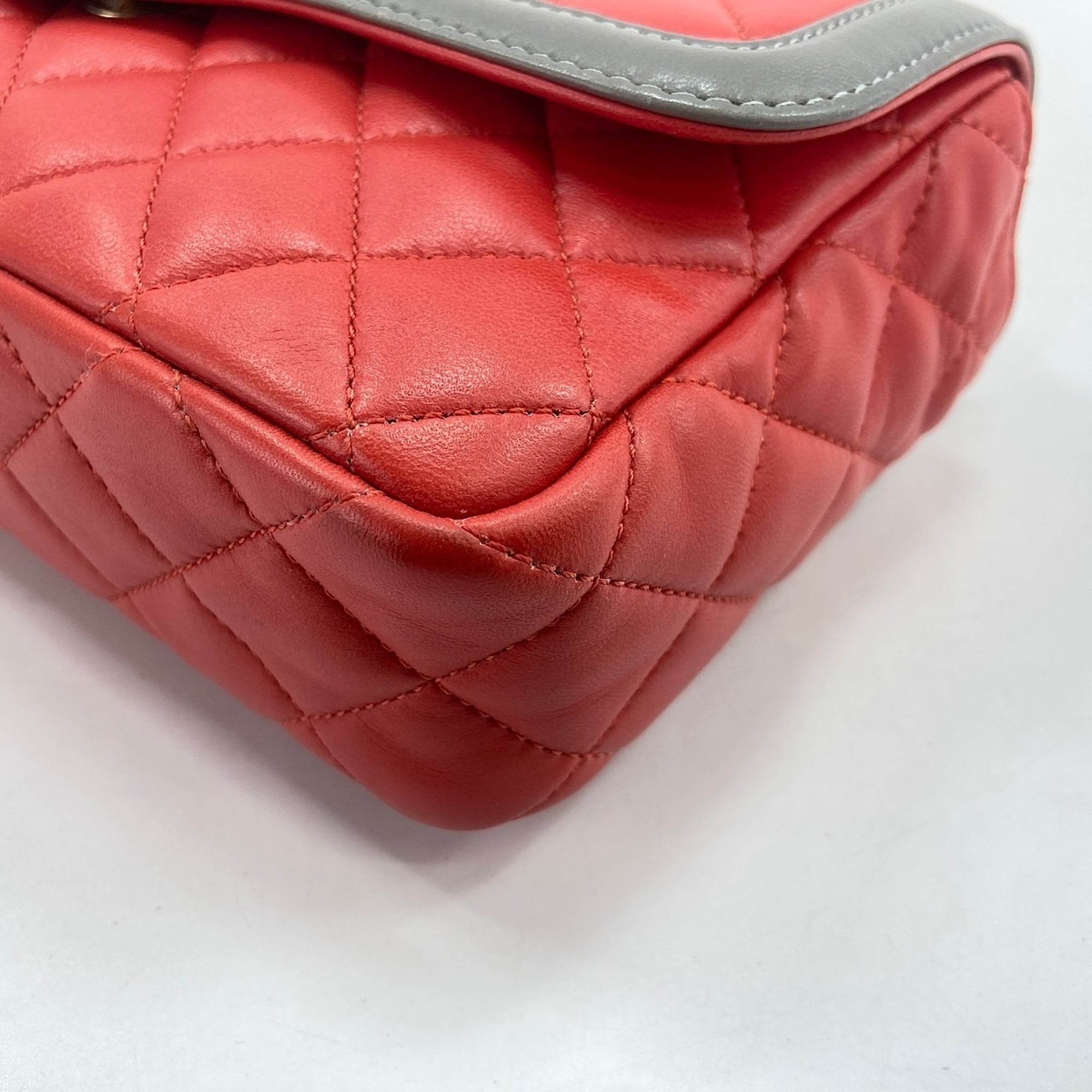 Chanel Red Color Shoulder Bag (Pre-Owned)