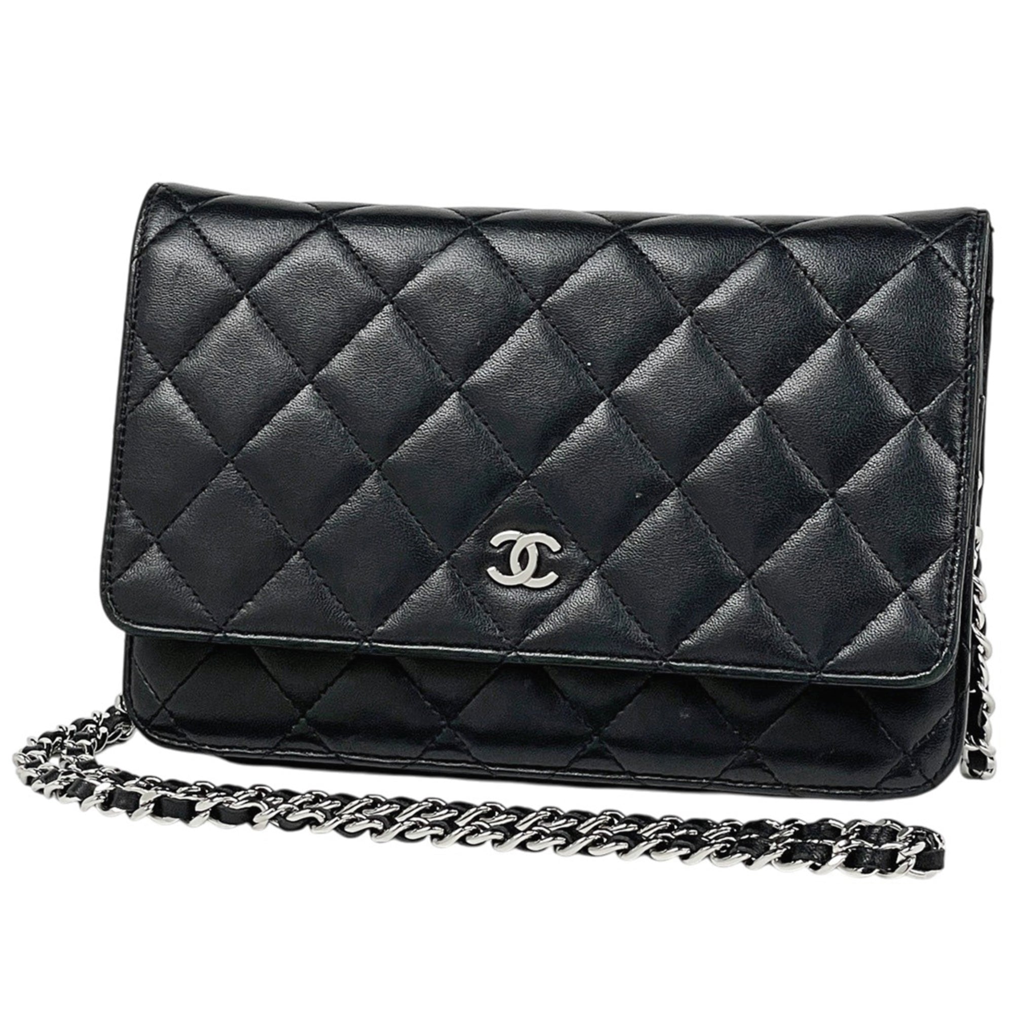 Chanel Black Leather Shoulder Bag (Pre-Owned)