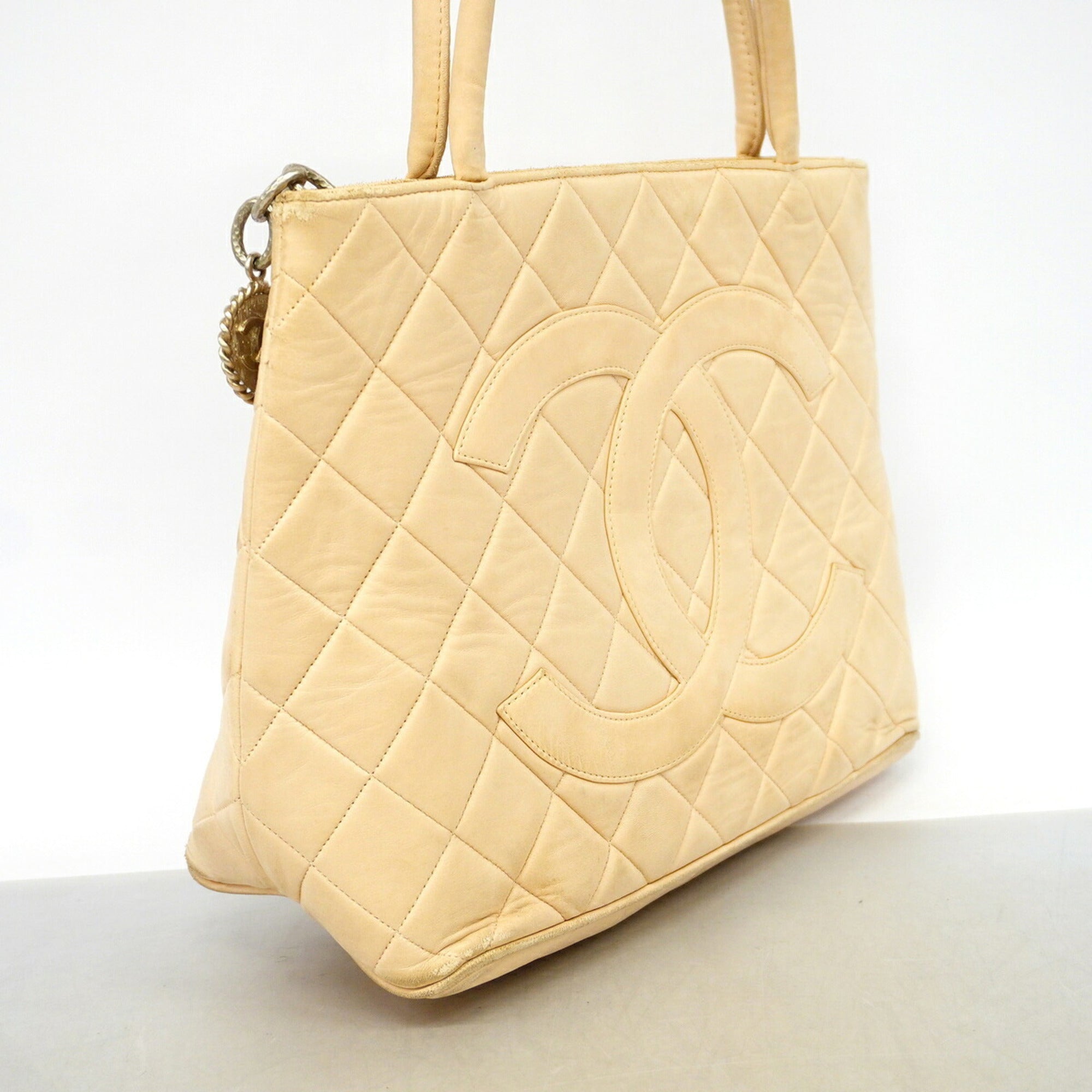 Chanel Beige Leather Tote Bag (Pre-Owned)