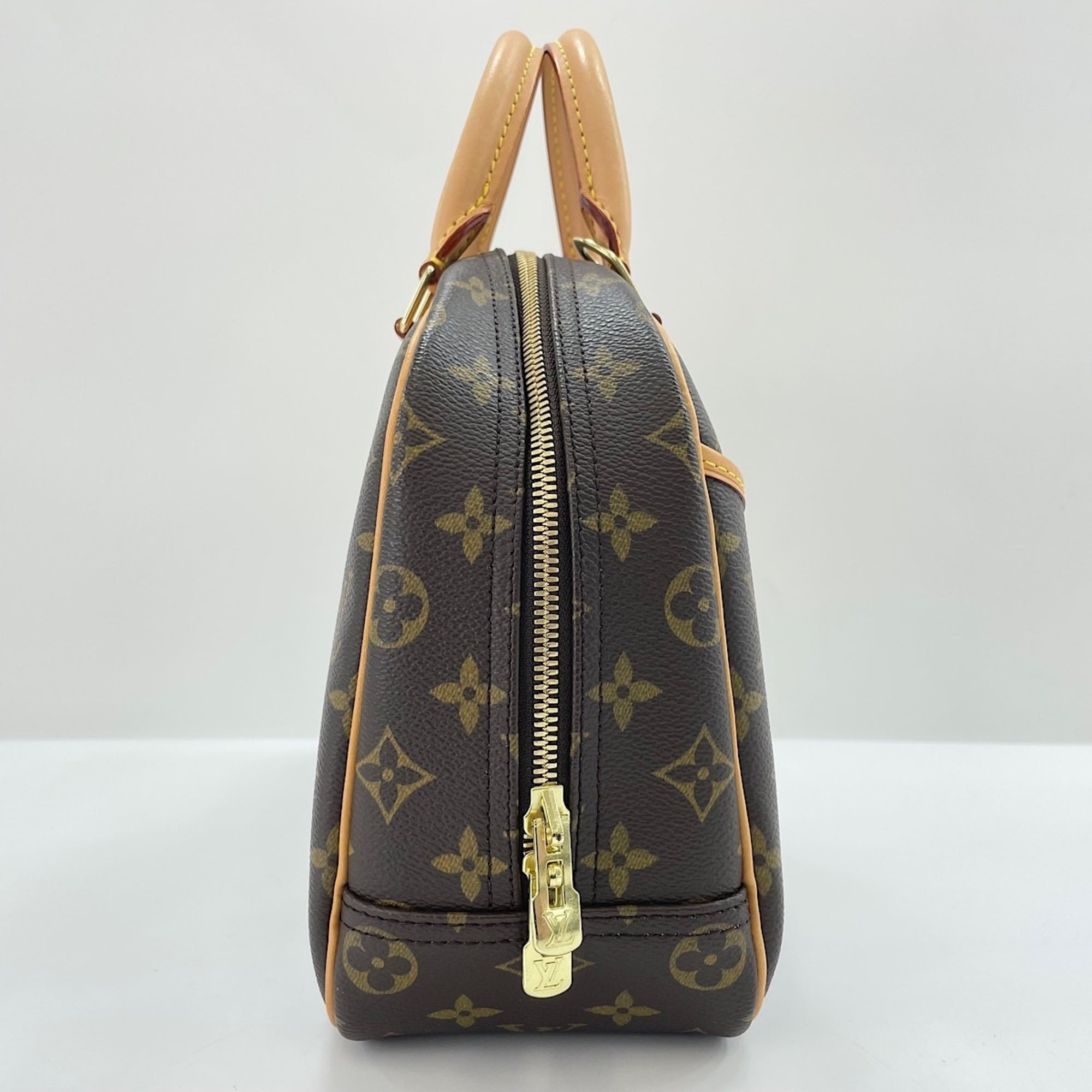 Louis Vuitton Brown Handbag (Pre-Owned)