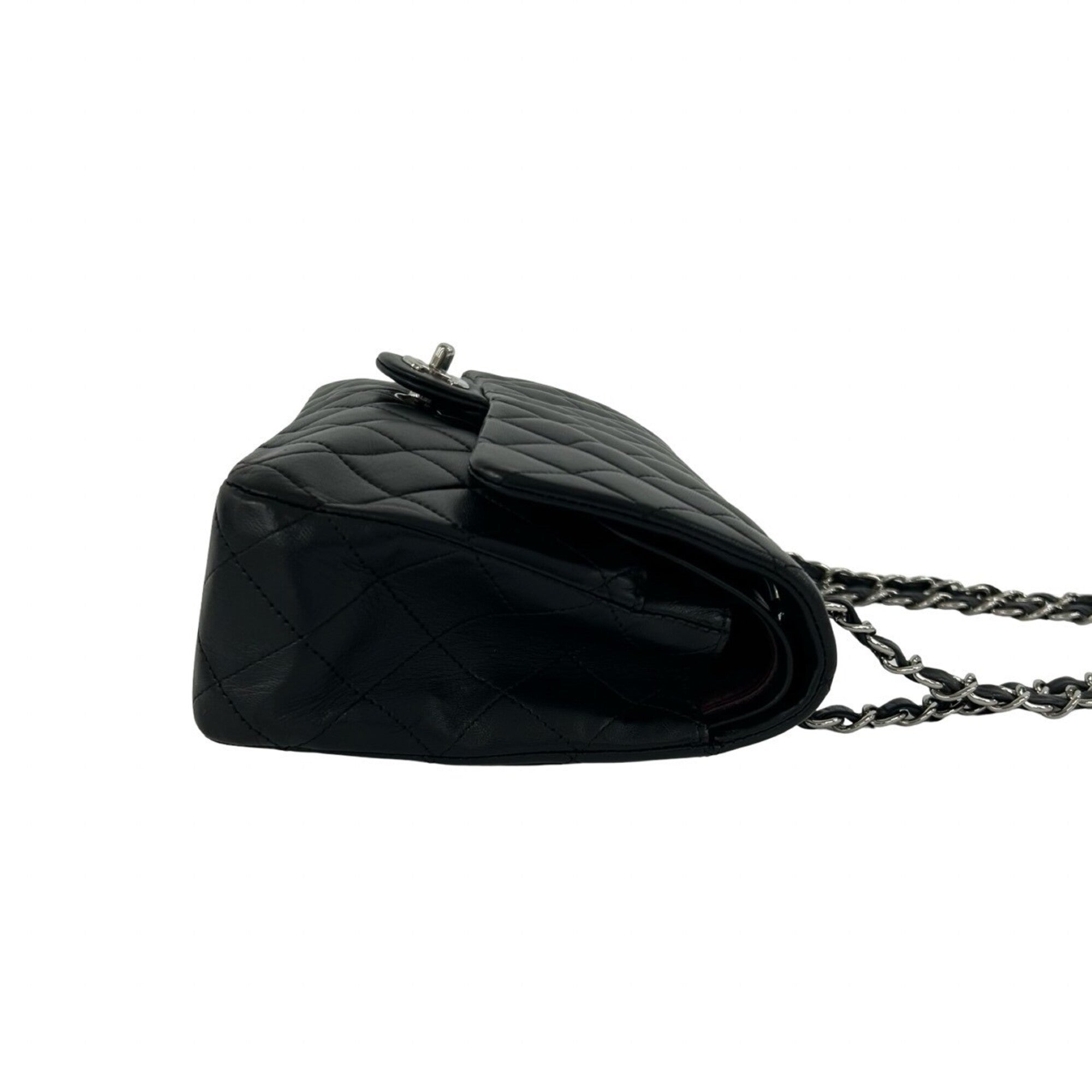 Chanel Black Leather Pochette Shoulder Bag (Pre-Owned)