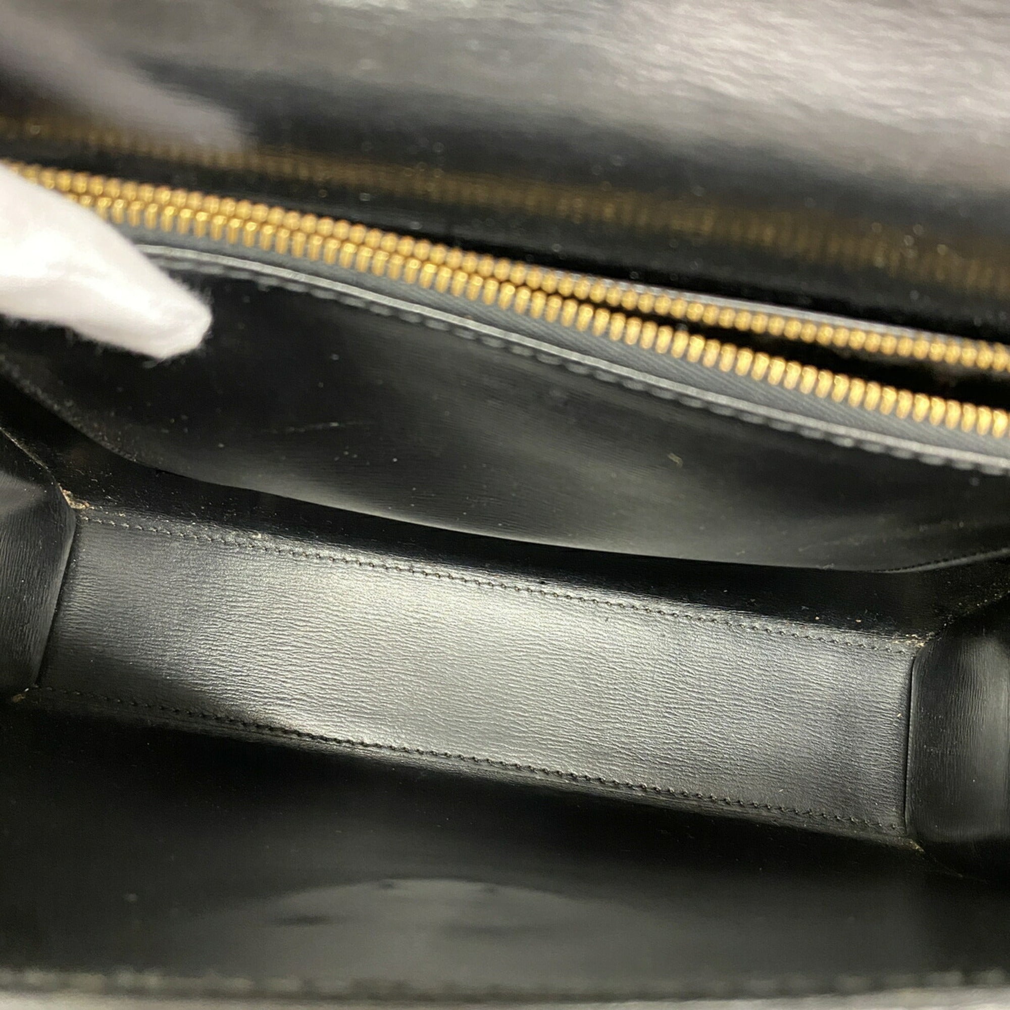 Louis Vuitton Noir Handbag (Pre-Owned)