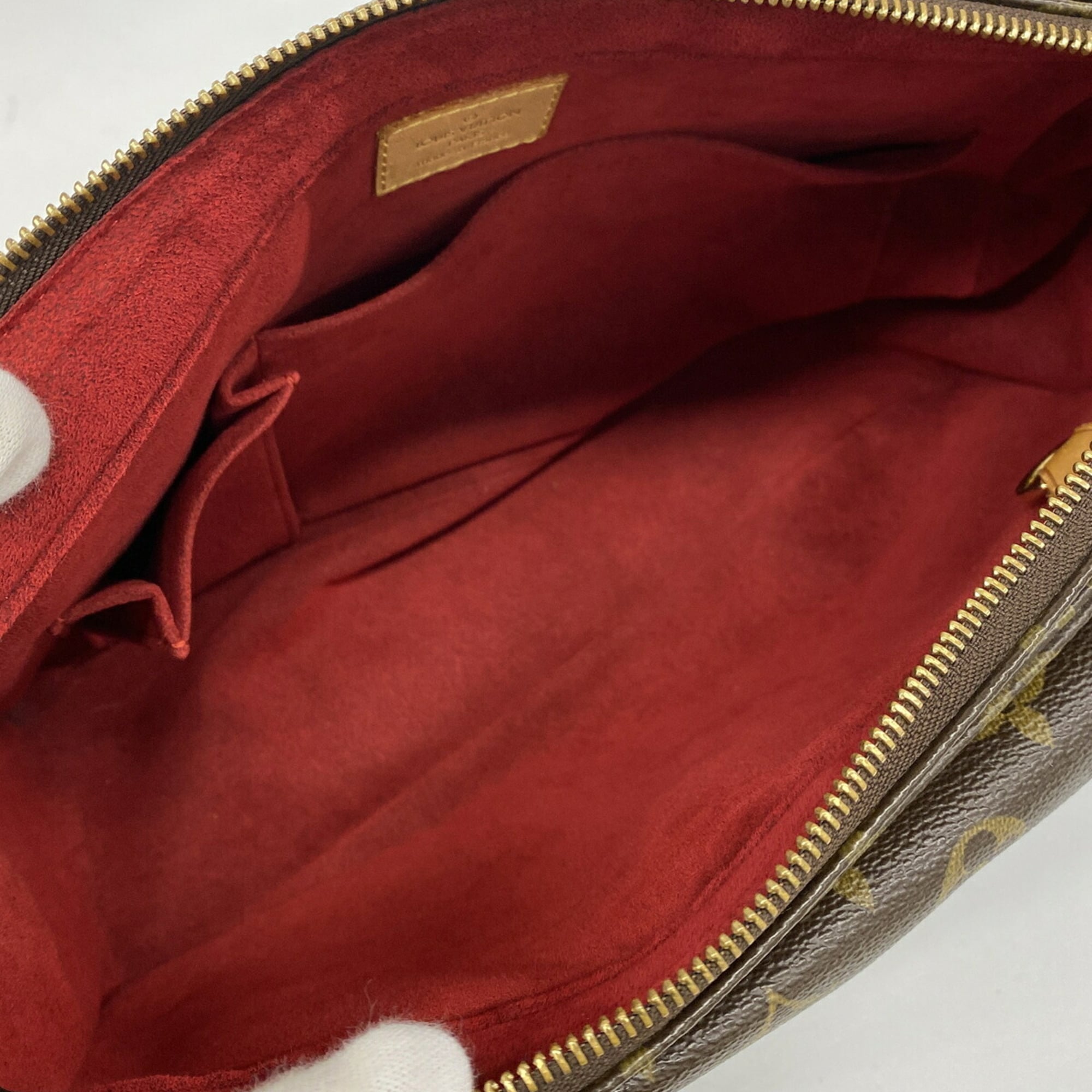 Louis Vuitton Brown Shoulder Bag (Pre-Owned)
