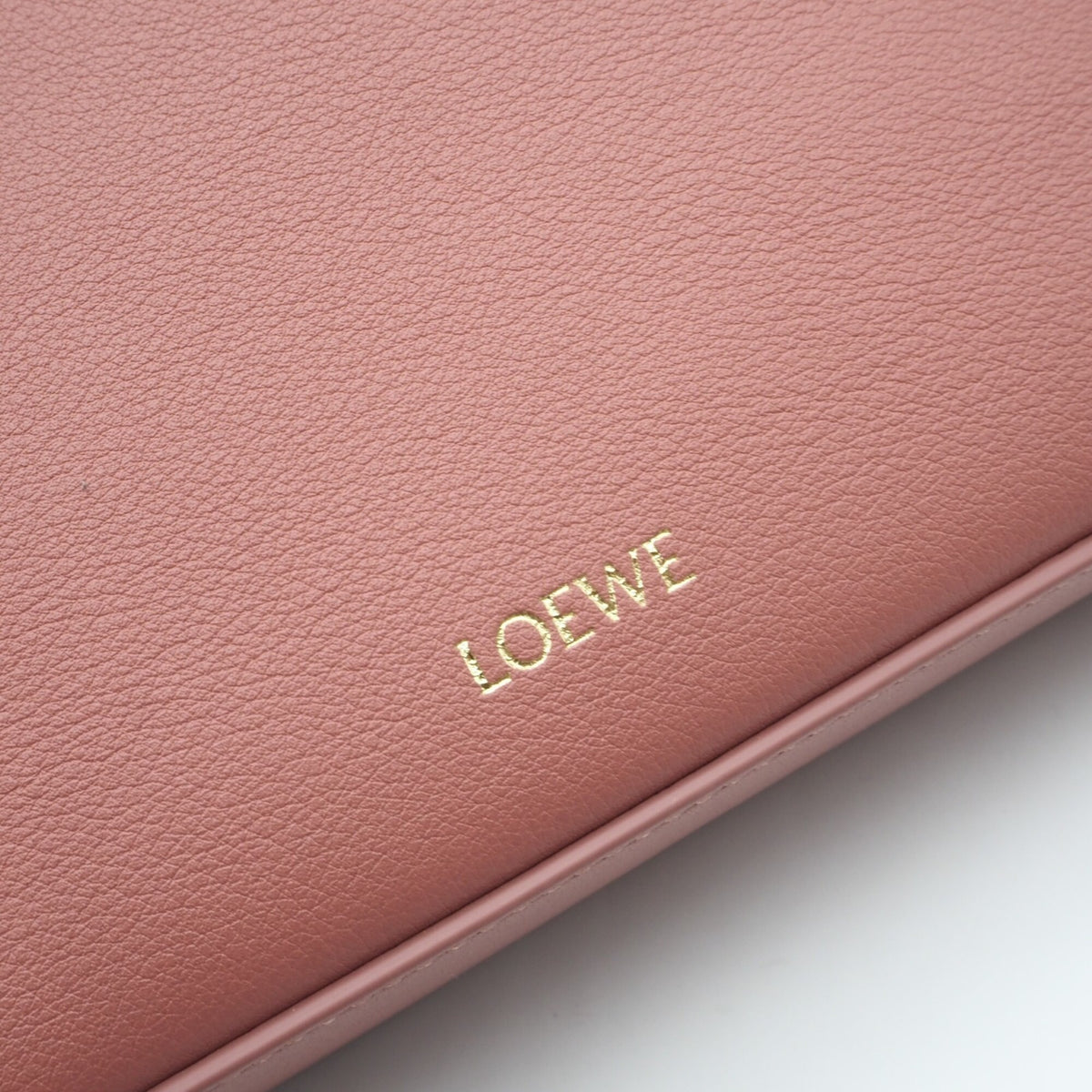 Loewe Pink Leather Clutch Bag (Pre-Owned)