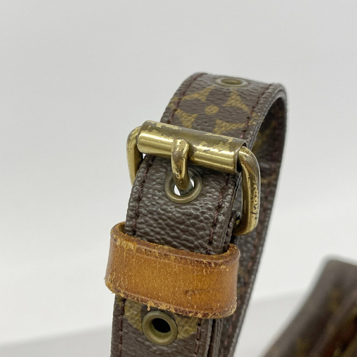 Louis Vuitton Brown Shoulder Bag (Pre-Owned)