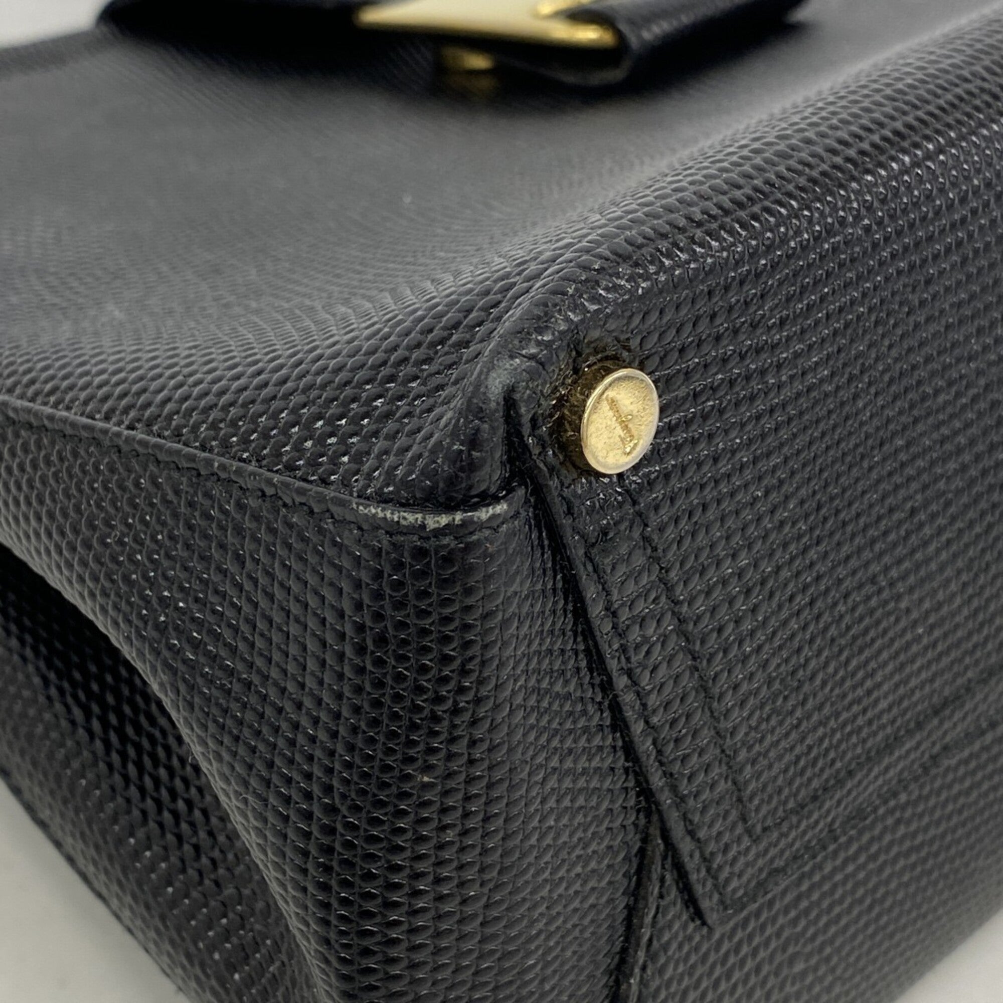 Salvatore Ferragamo Black Leather Handbag (Pre-Owned)