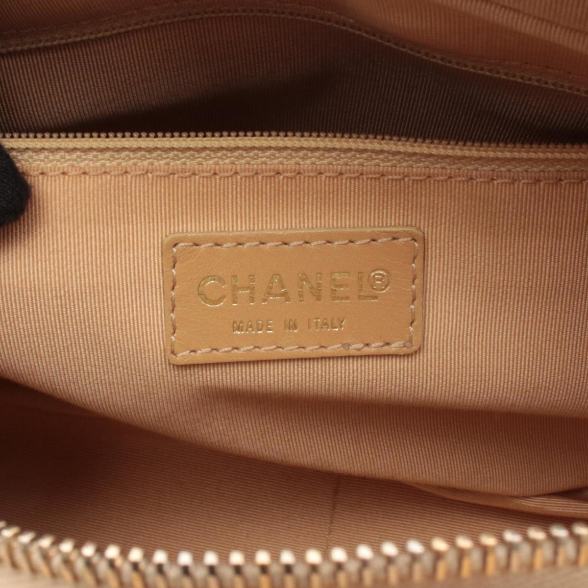 Chanel Beige Leather Handbag Shoulder Bag (Pre-Owned)