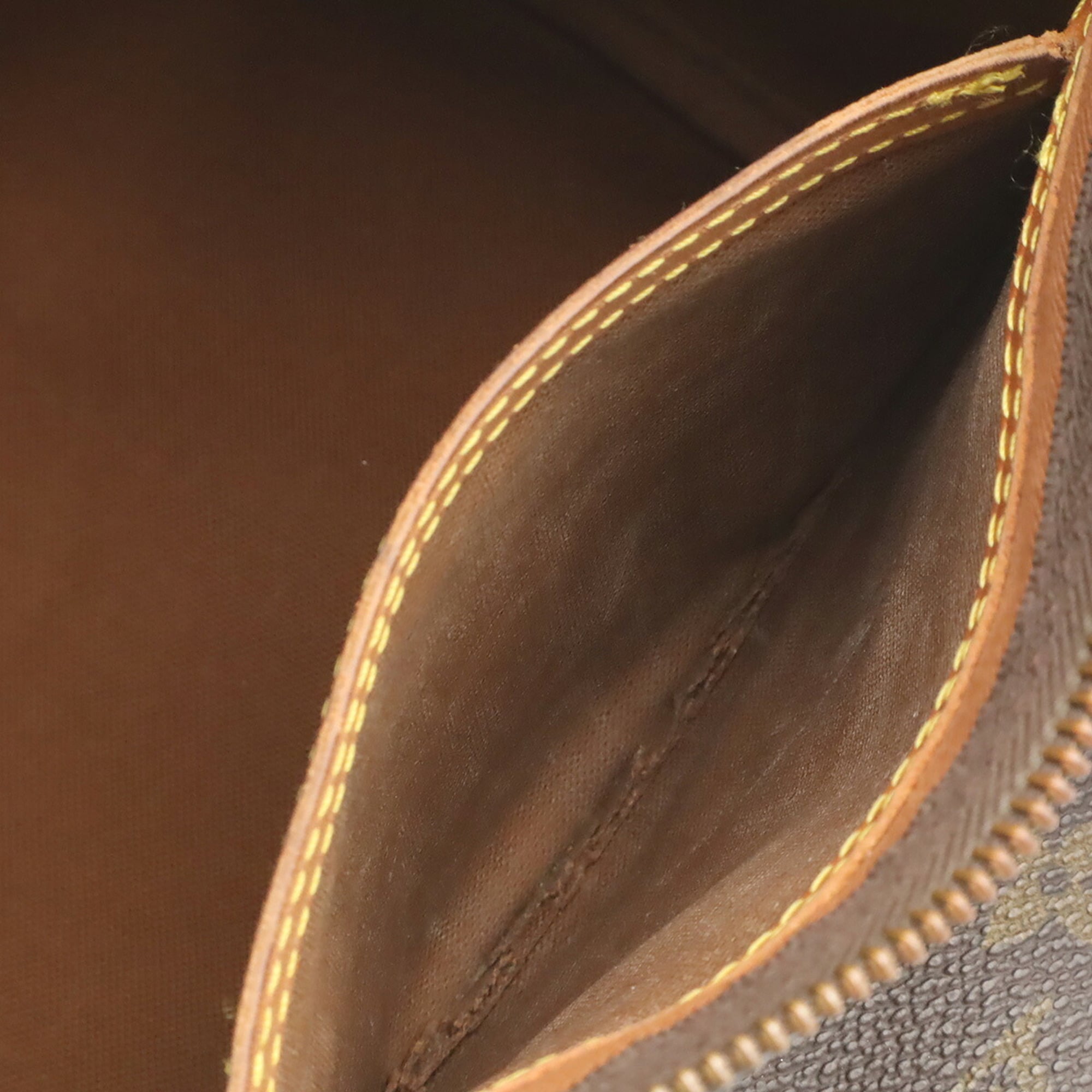 Louis Vuitton Brown Monogram Handbag (Pre-Owned)