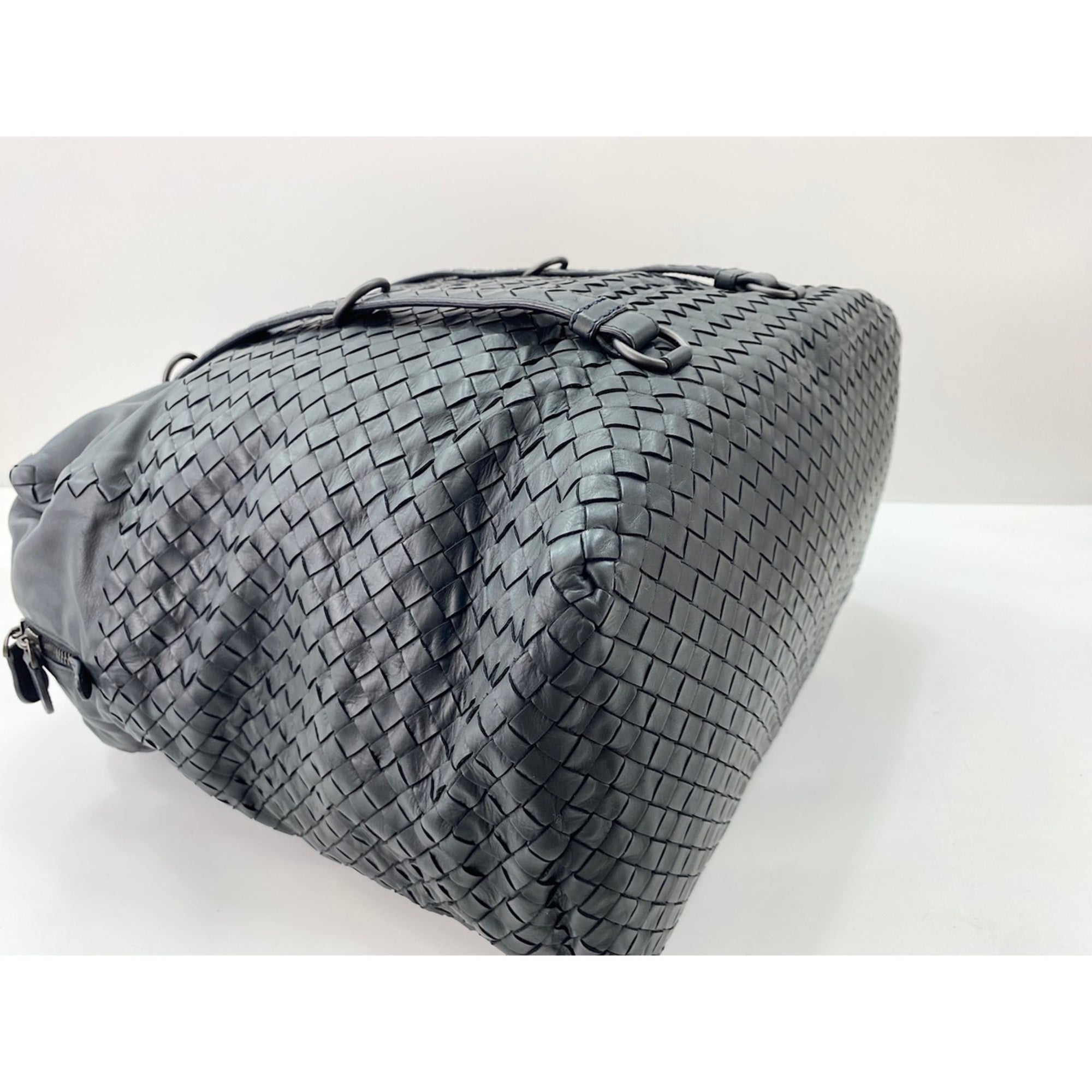 Bottega Veneta Black Leather Shoulder Bag (Pre-Owned)
