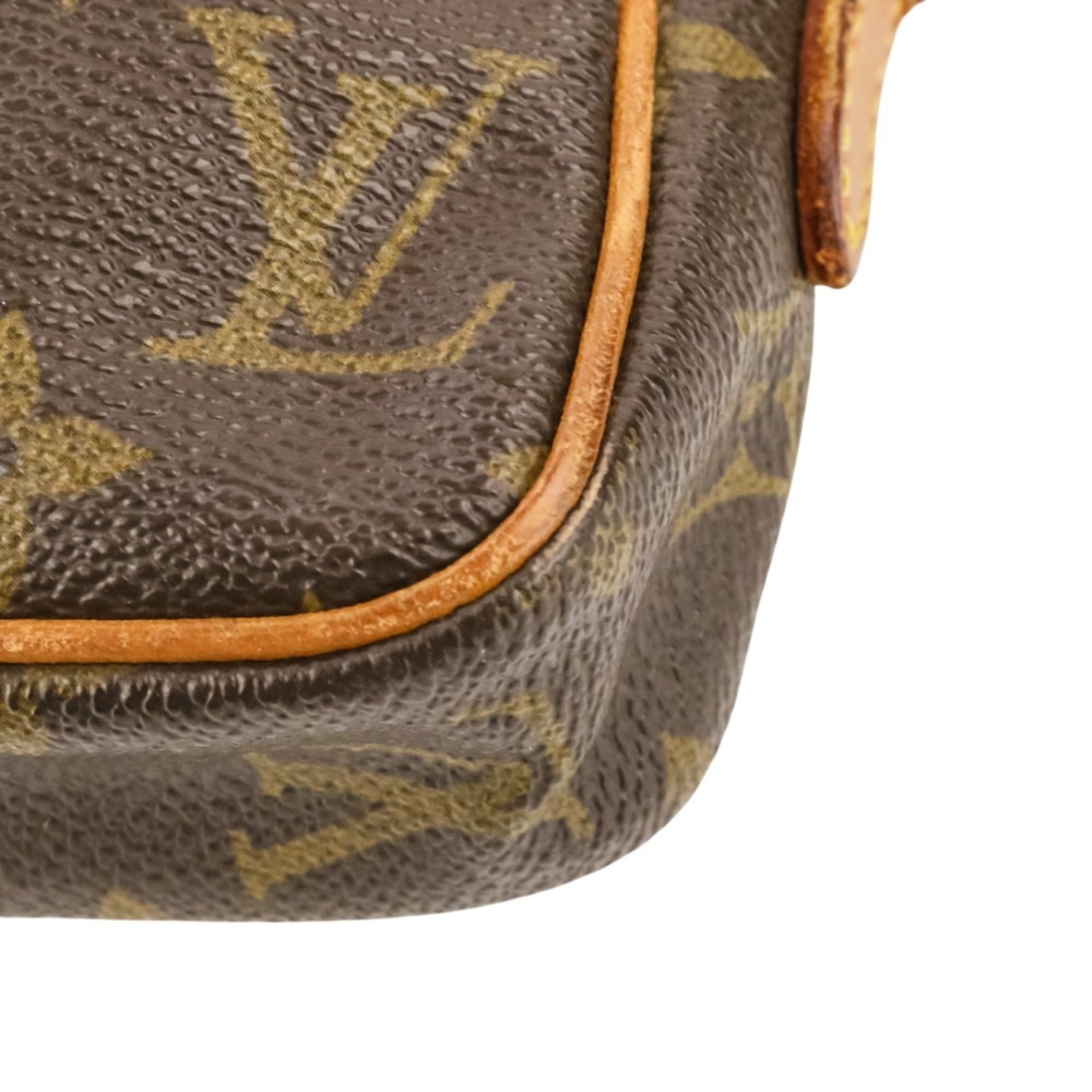 Louis Vuitton Brown Shoulder Bag (Pre-Owned)