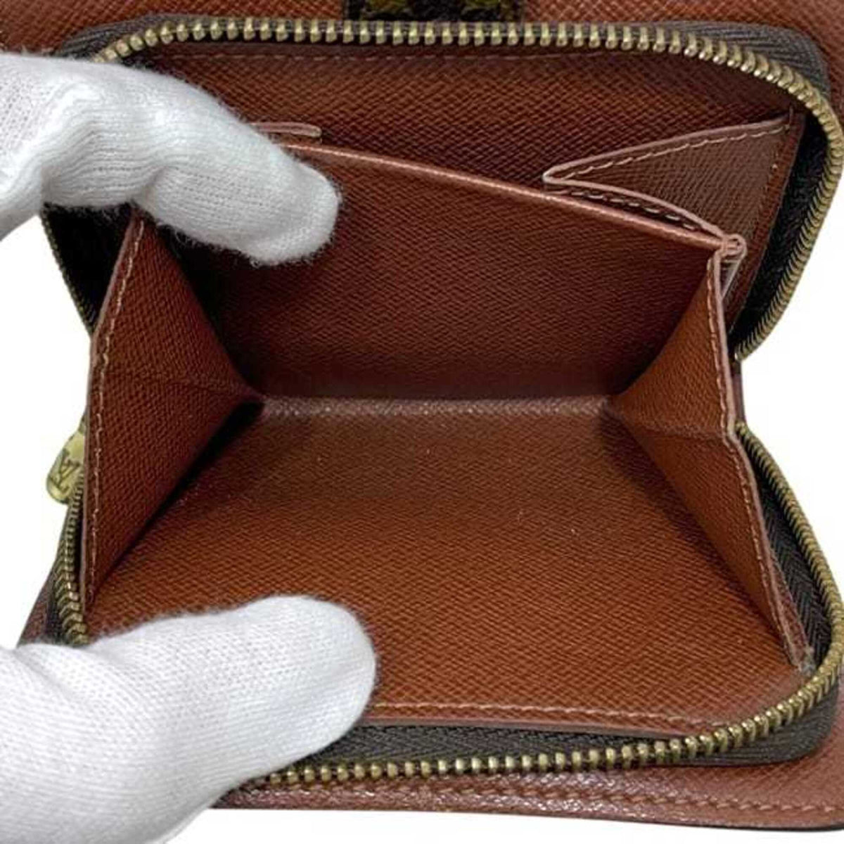 Louis Vuitton Brown Monogram Monogram Wallet (Bi-Fold) (Pre-Owned)