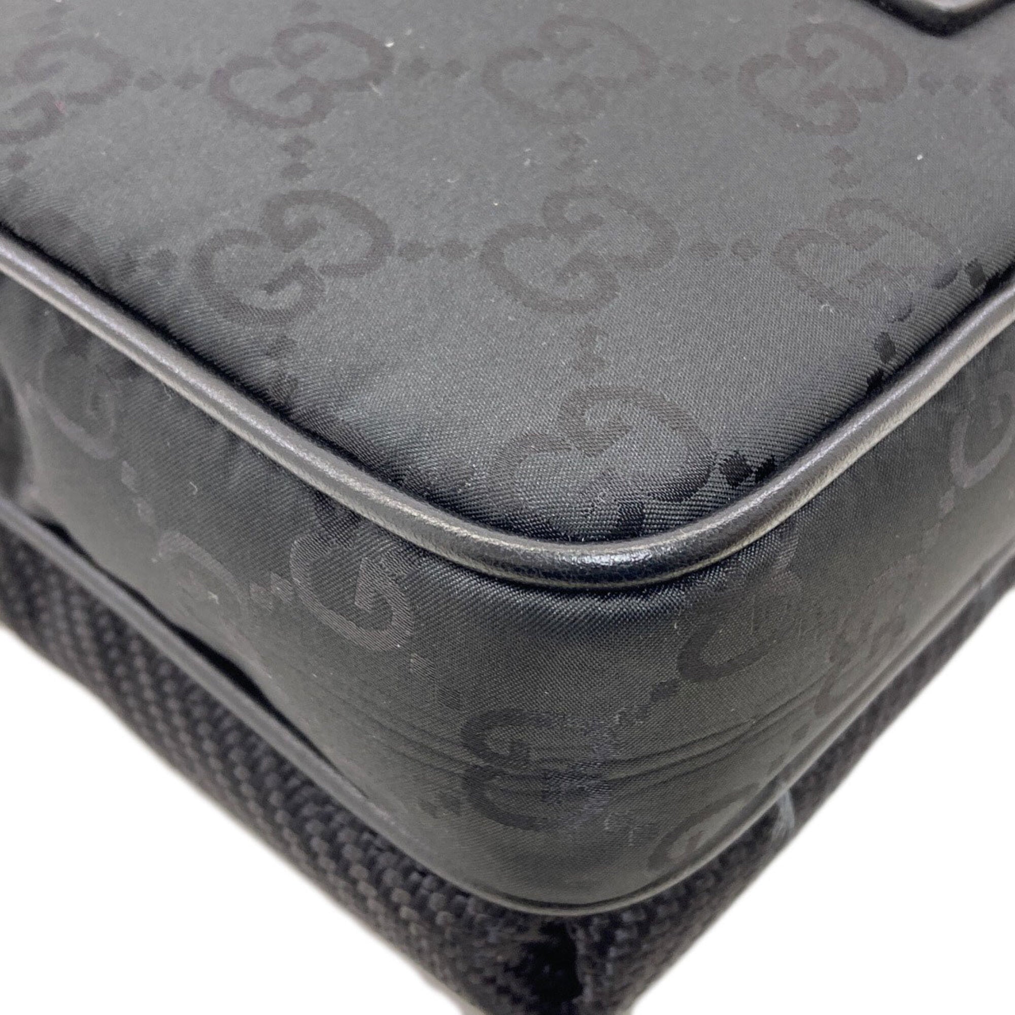 Gucci Black Nylon Shoulder Bag (Pre-Owned)
