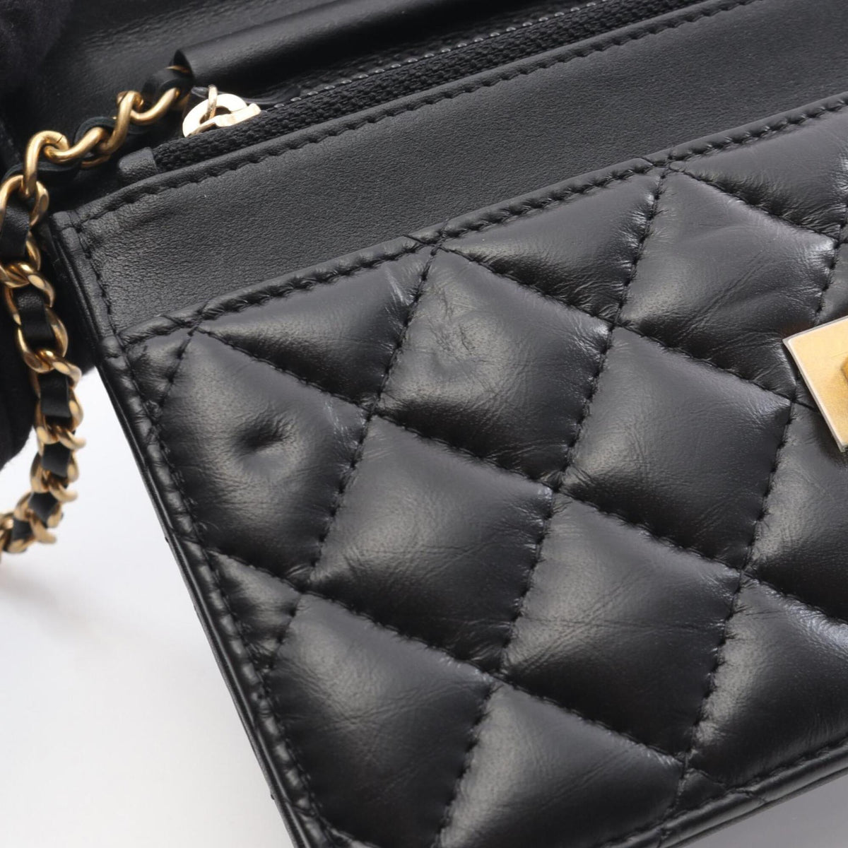 Chanel Matelasse Black Leather Handbag Shoulder Bag (Pre-Owned)