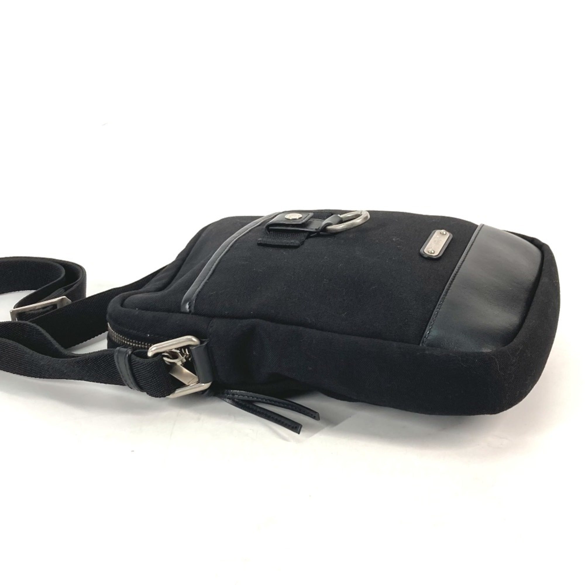 Saint Laurent Black Leather Shoulder Bag (Pre-Owned)