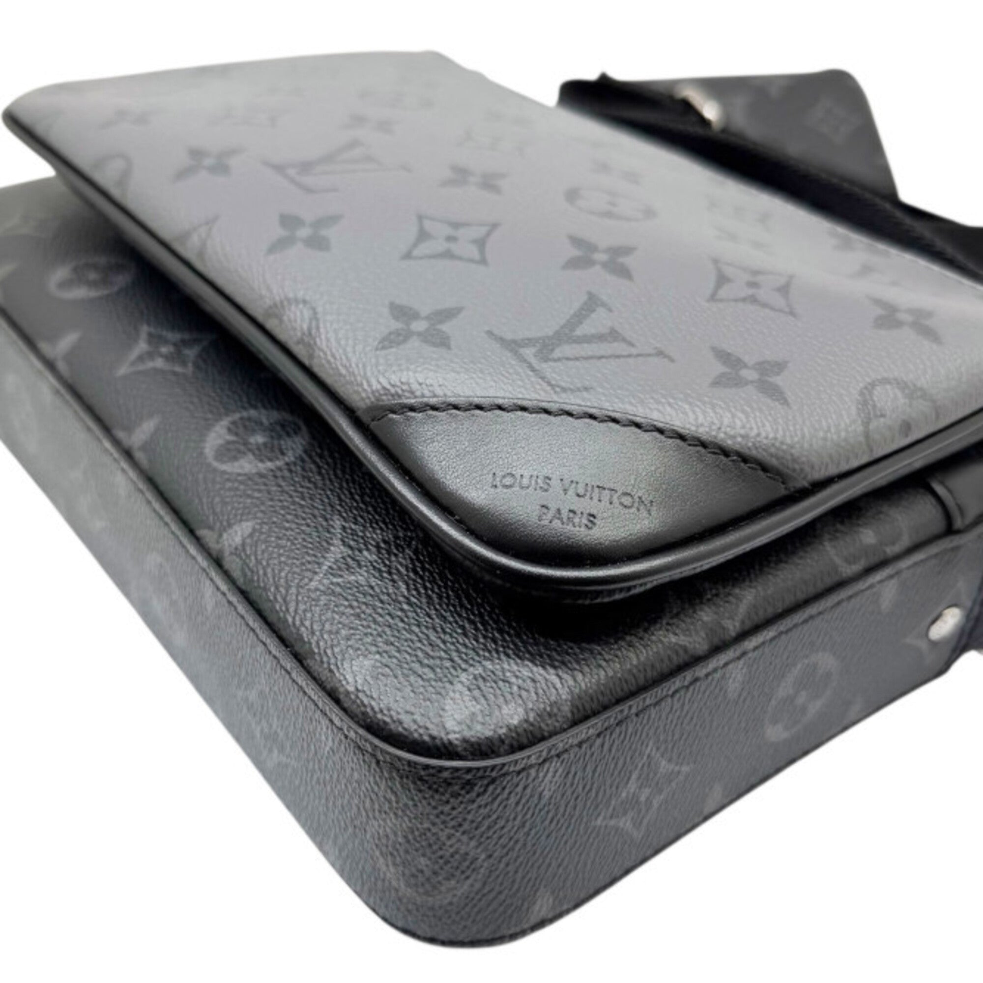 Louis Vuitton Monogram Eclipse Black Gray Monogram Eclipse Monogram Eclipse Pouch Shoulder Bag (Pre-Owned)
