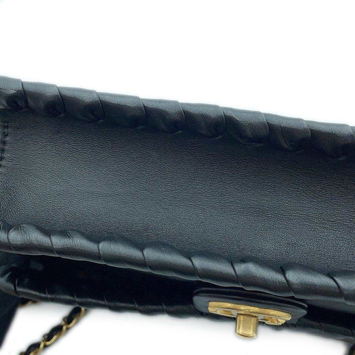Chanel Matelasse Black Leather Handbag Shoulder Bag (Pre-Owned)