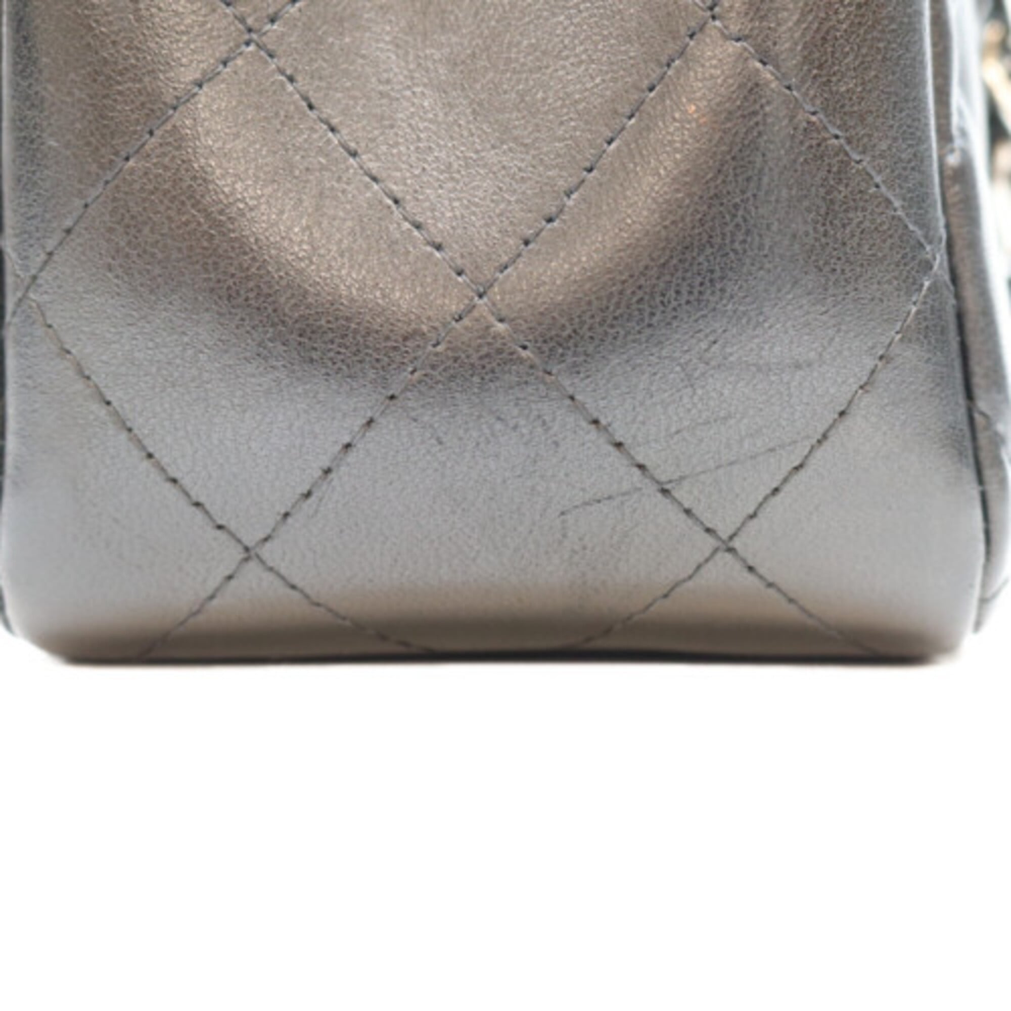 Chanel Brown Leather Shoulder Bag (Pre-Owned)