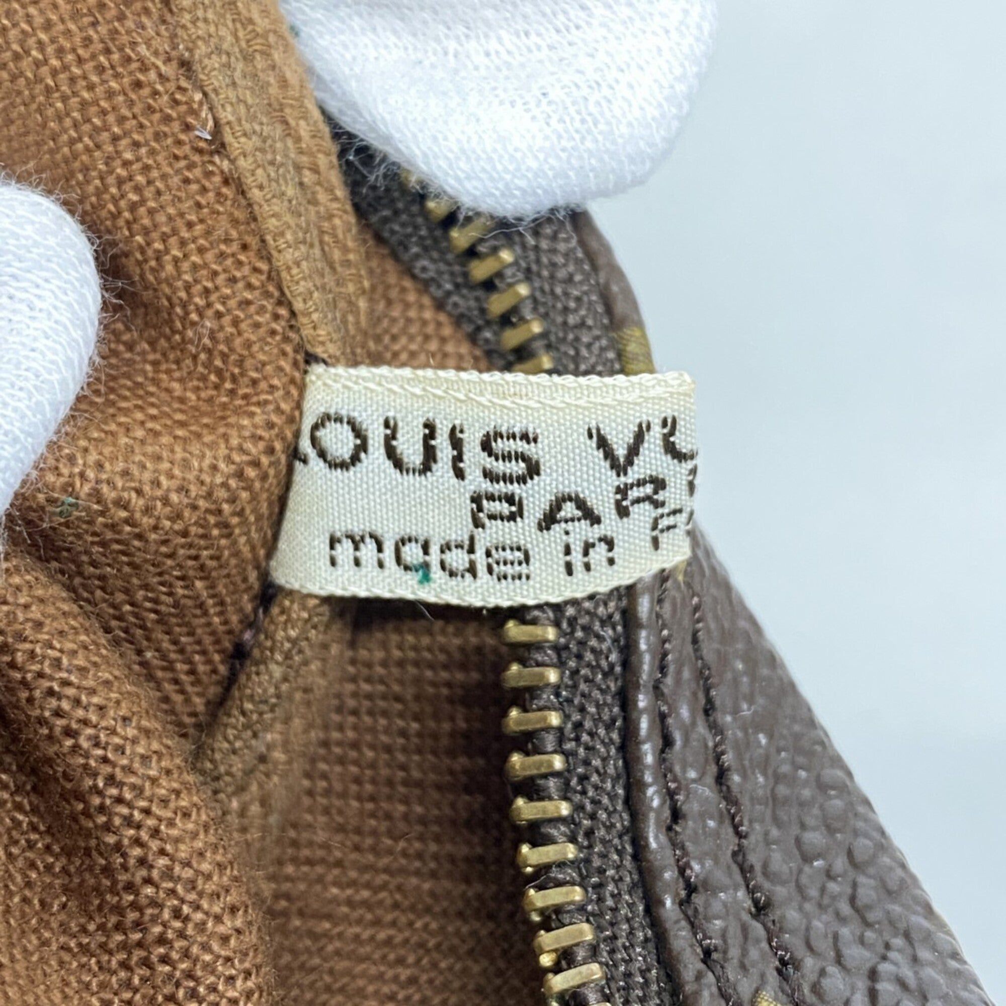 Louis Vuitton Brown Handbag (Pre-Owned)