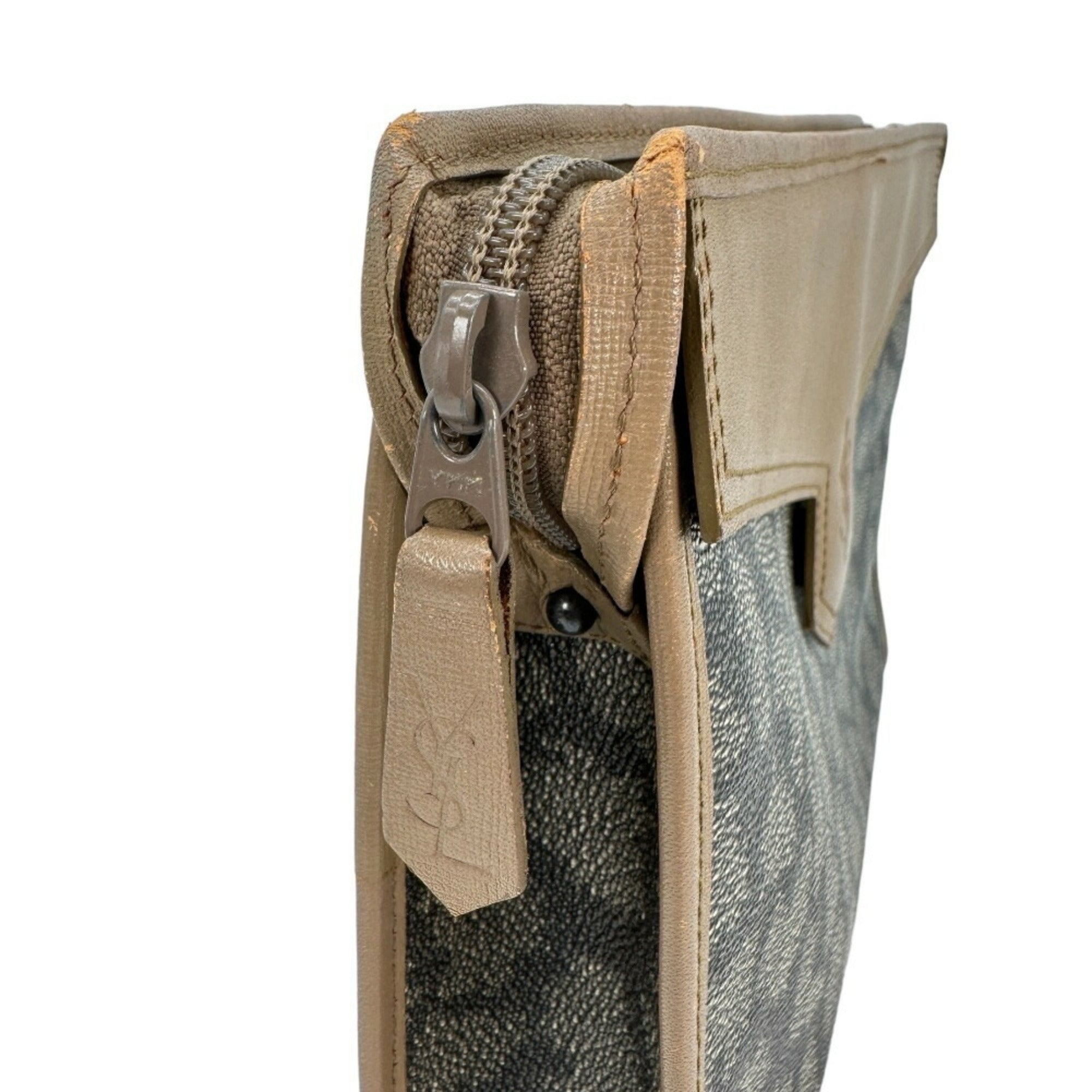 Yves Saint Laurent Leather Clutch Bag (Pre-Owned)