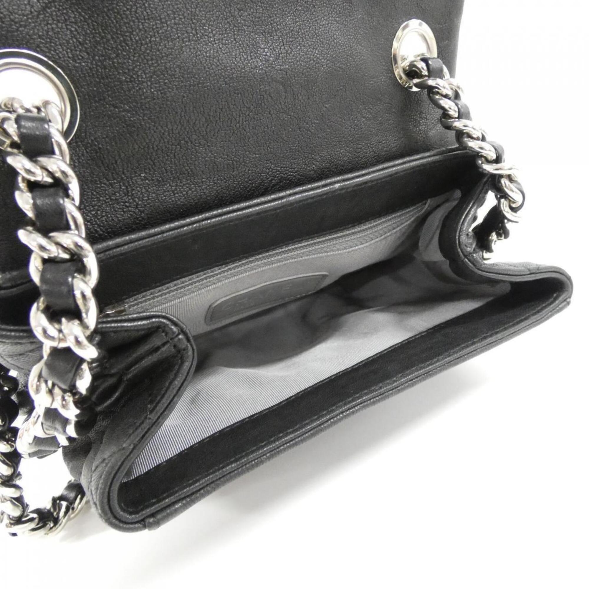 Chanel Black Leather Shoulder Bag (Pre-Owned)