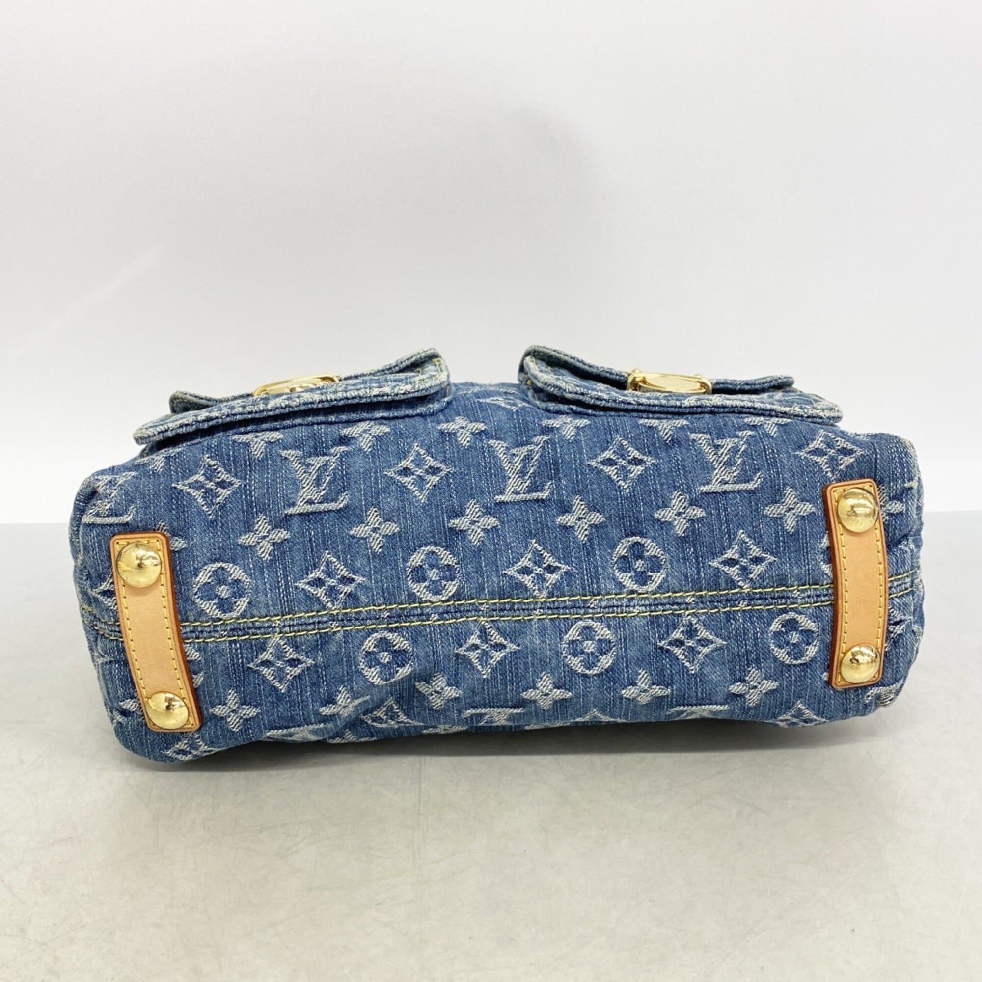 Louis Vuitton Blue Shoulder Bag (Pre-Owned)