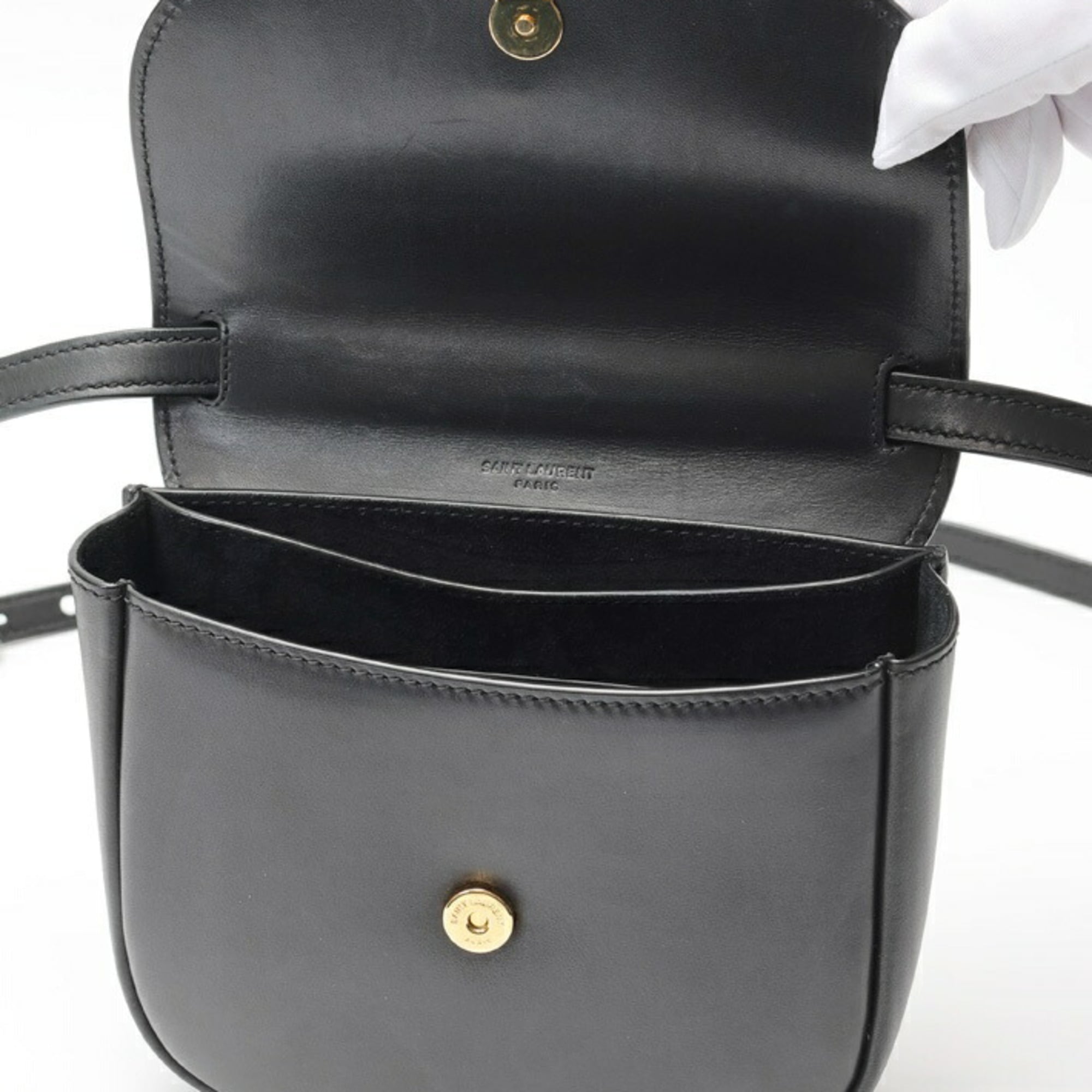 Saint Laurent Black Leather Shoulder Bag (Pre-Owned)