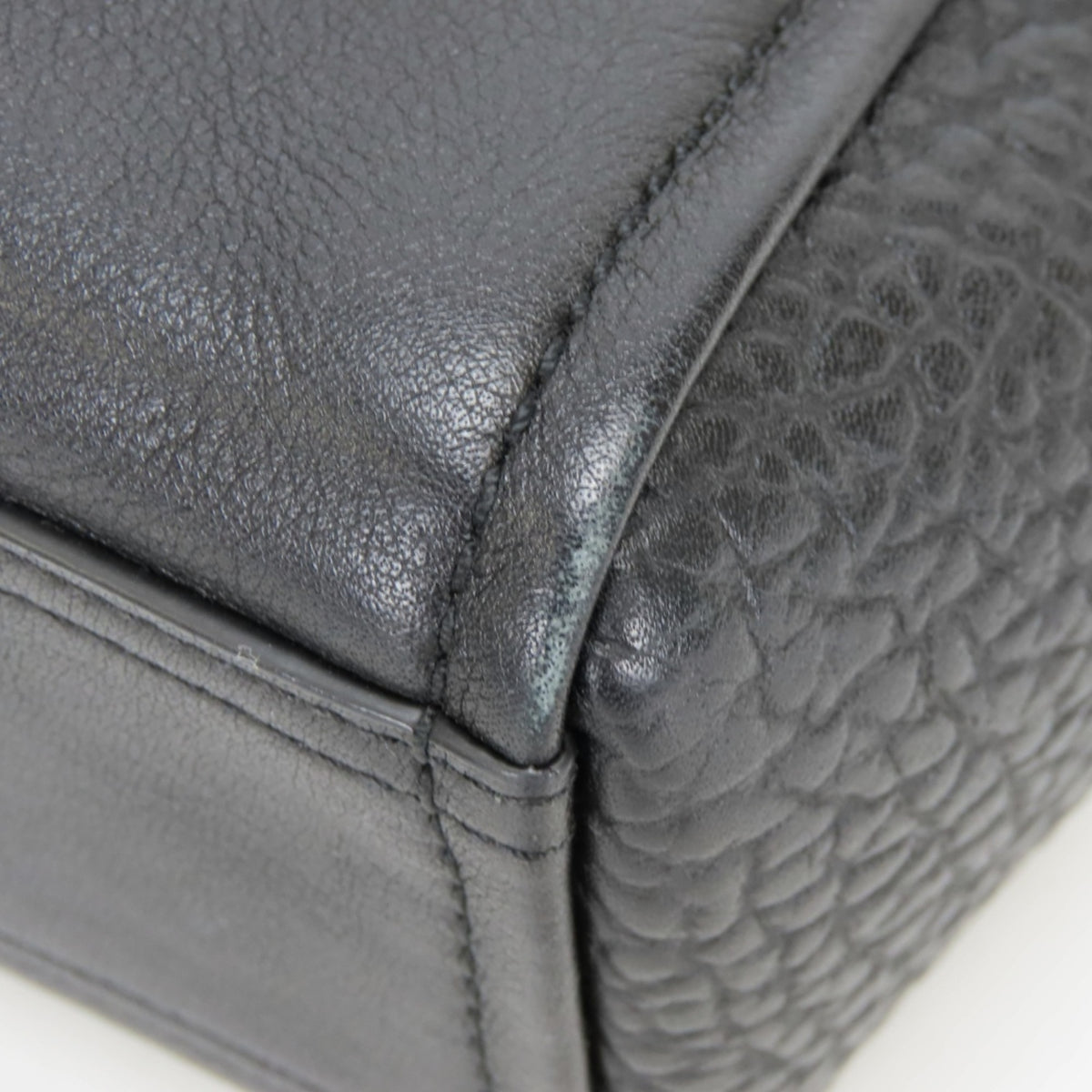 Coach Black Leather Handbag (Pre-Owned)