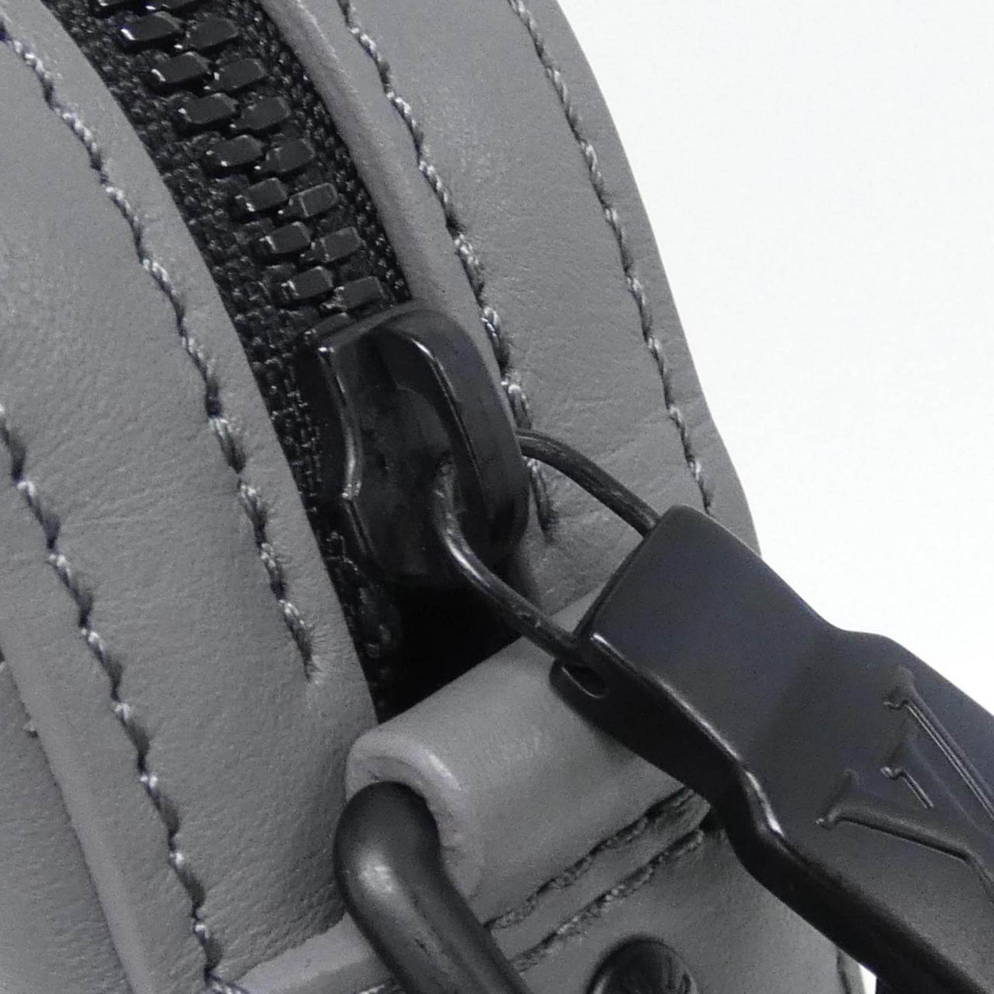 Louis Vuitton Black Leather Shoulder Bag (Pre-Owned)