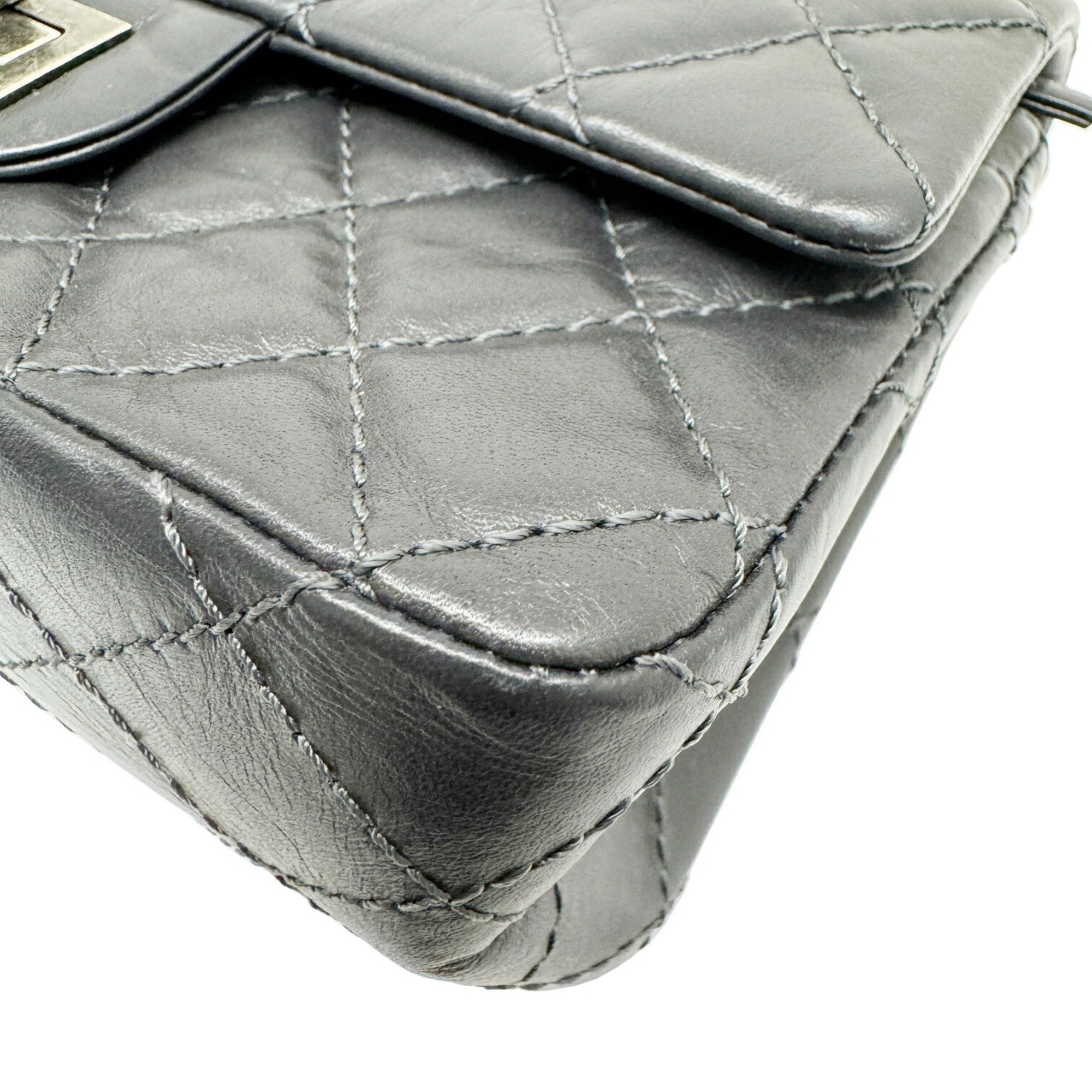 Chanel Dark Gray Leather Shoulder Bag (Pre-Owned)
