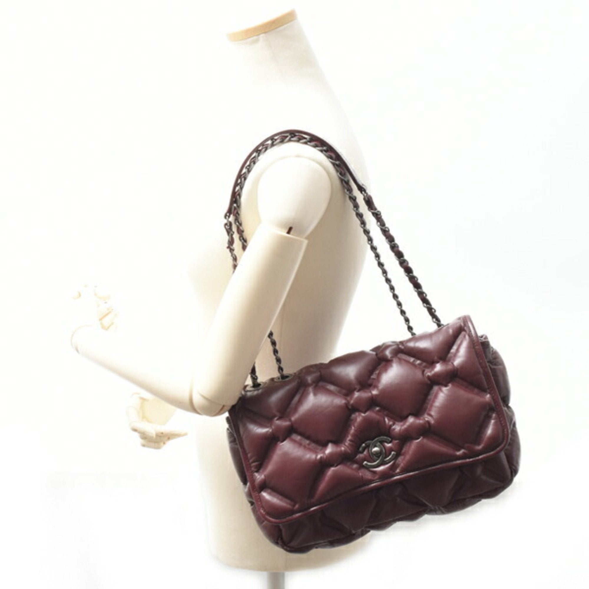 Chanel Matelasse Bordeaux Leather Shoulder Bag (Pre-Owned)