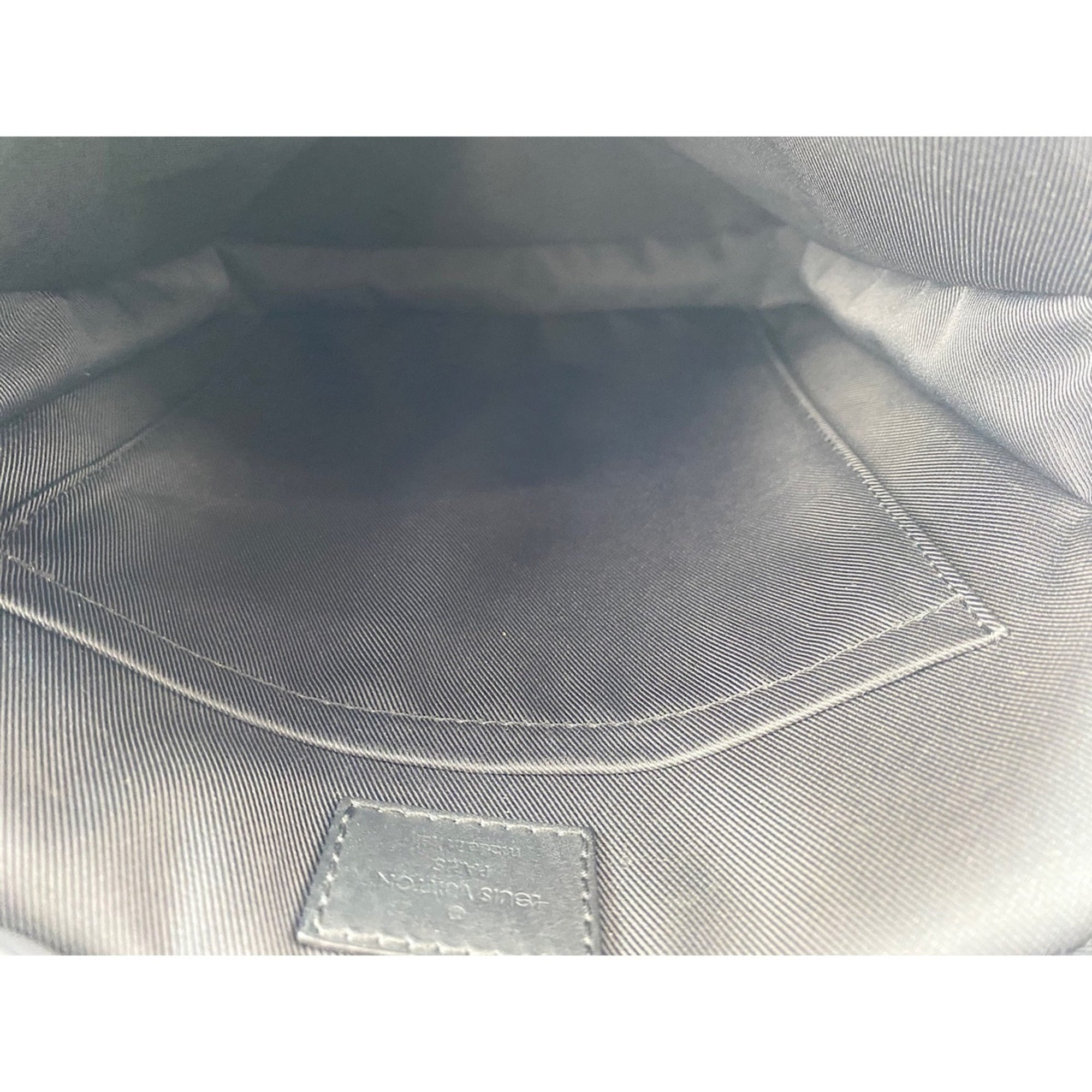 Louis Vuitton Black Pochette Shoulder Bag (Pre-Owned)