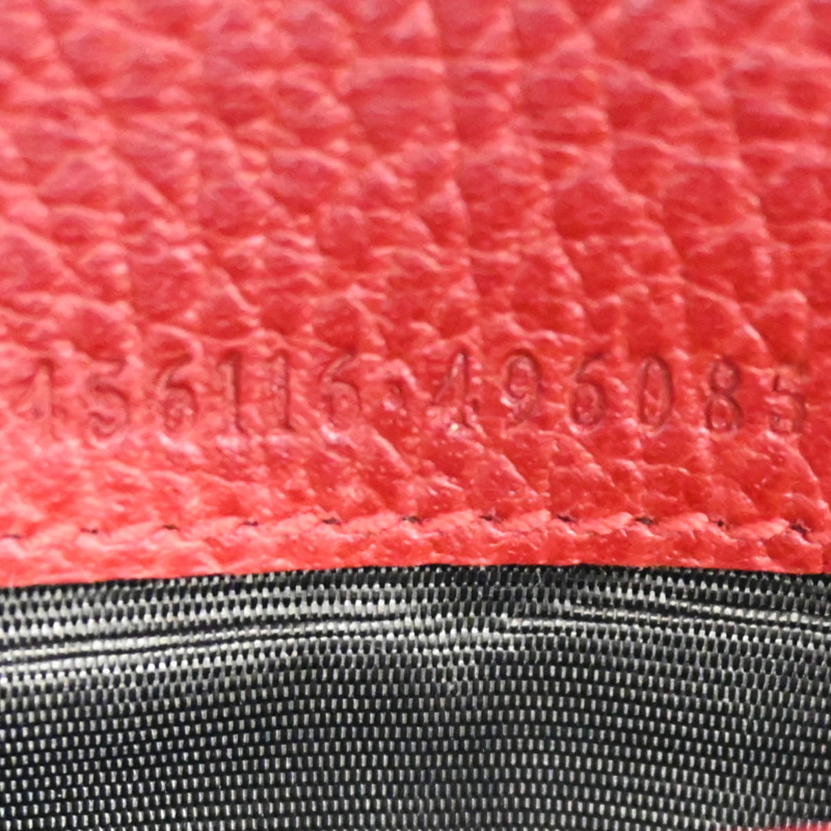 Gucci Red Color Leather Long Wallet (Bi-Fold) (Pre-Owned)