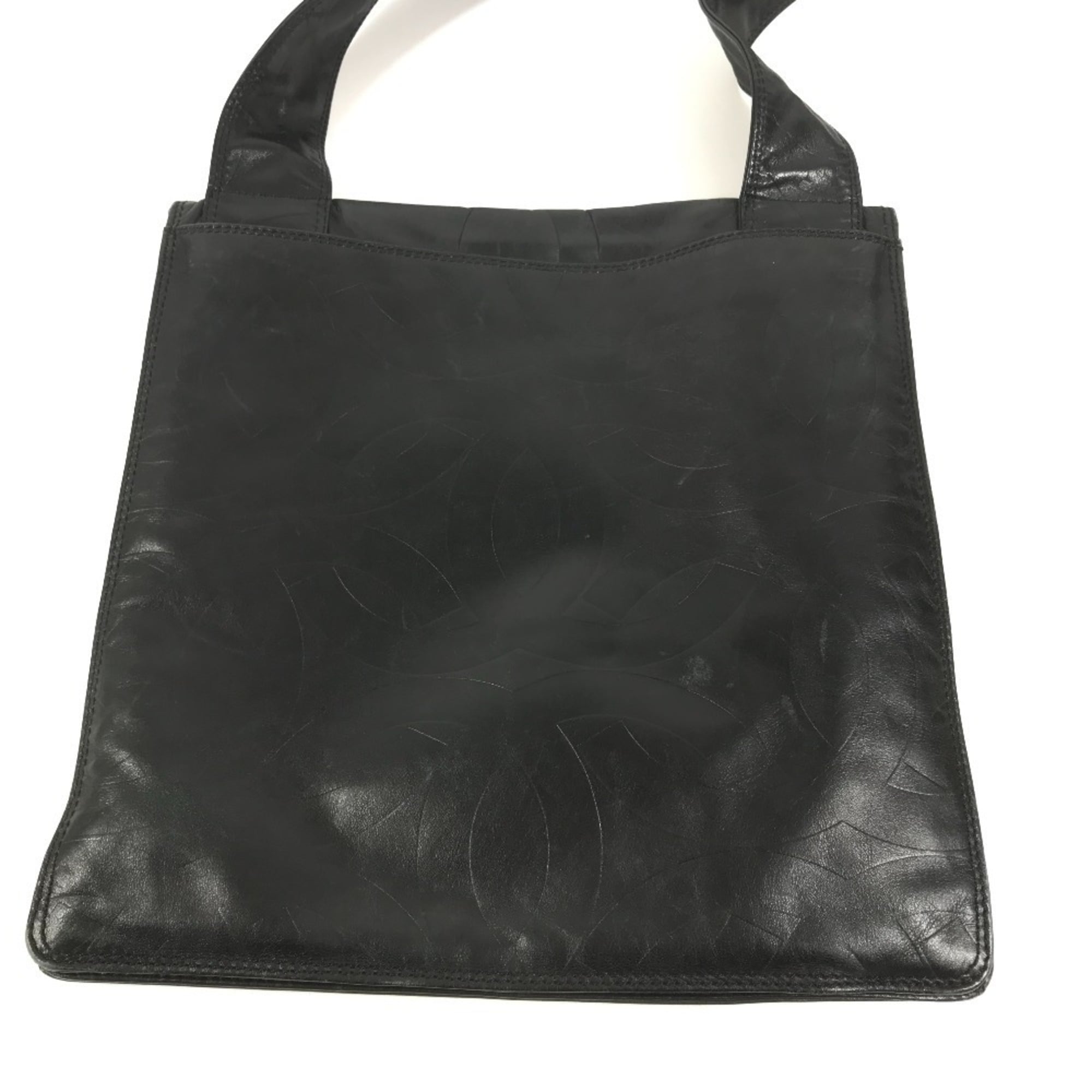 Chanel Black Leather Pochette Shoulder Bag (Pre-Owned)