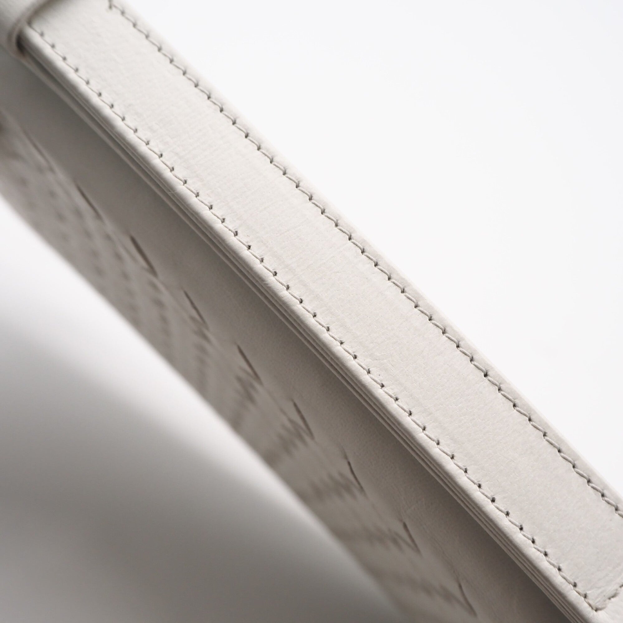 Bottega Veneta Intrecciato White Leather Long Bill Wallet (Bi-Fold) (Pre-Owned)