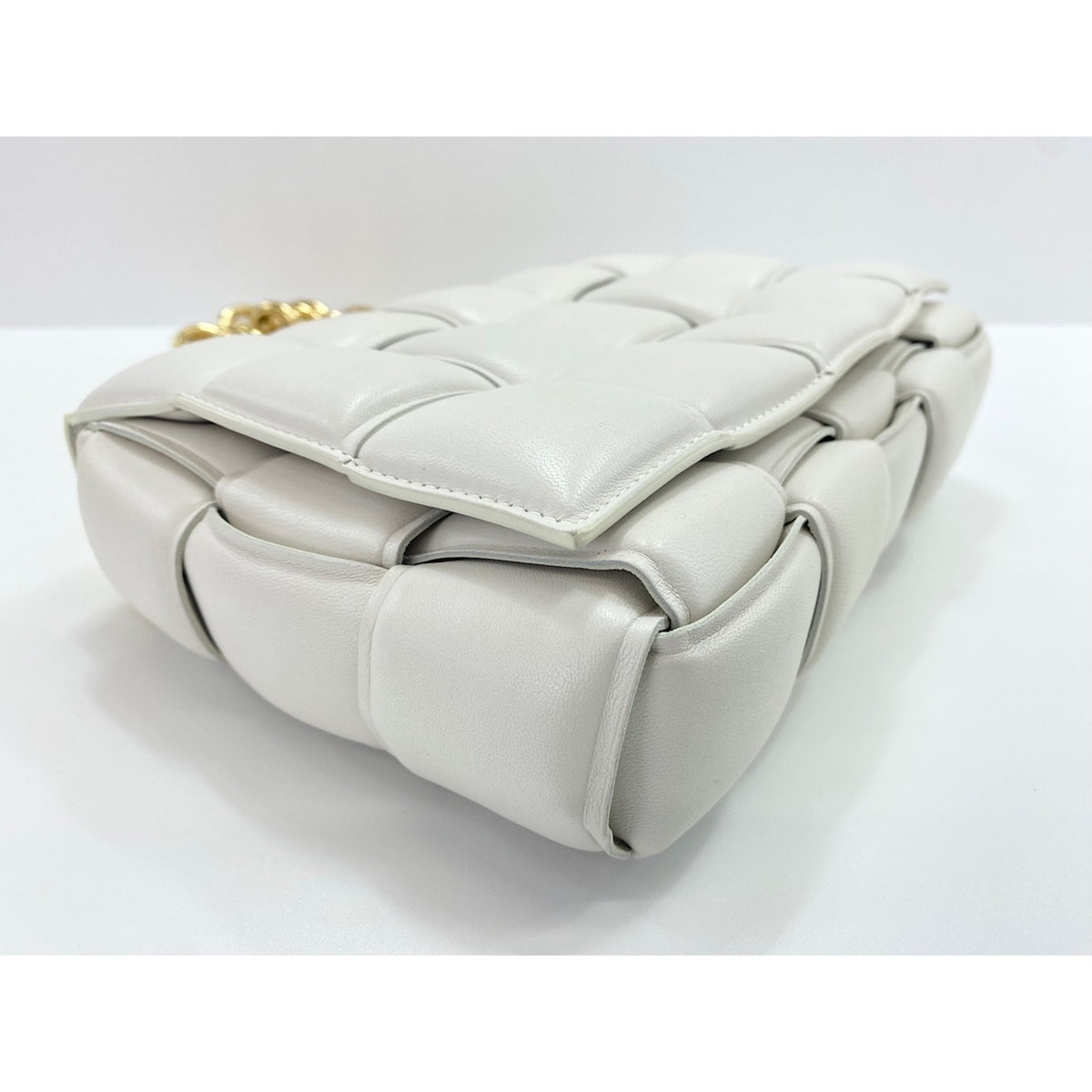 Bottega Veneta White Handbag (Pre-Owned)