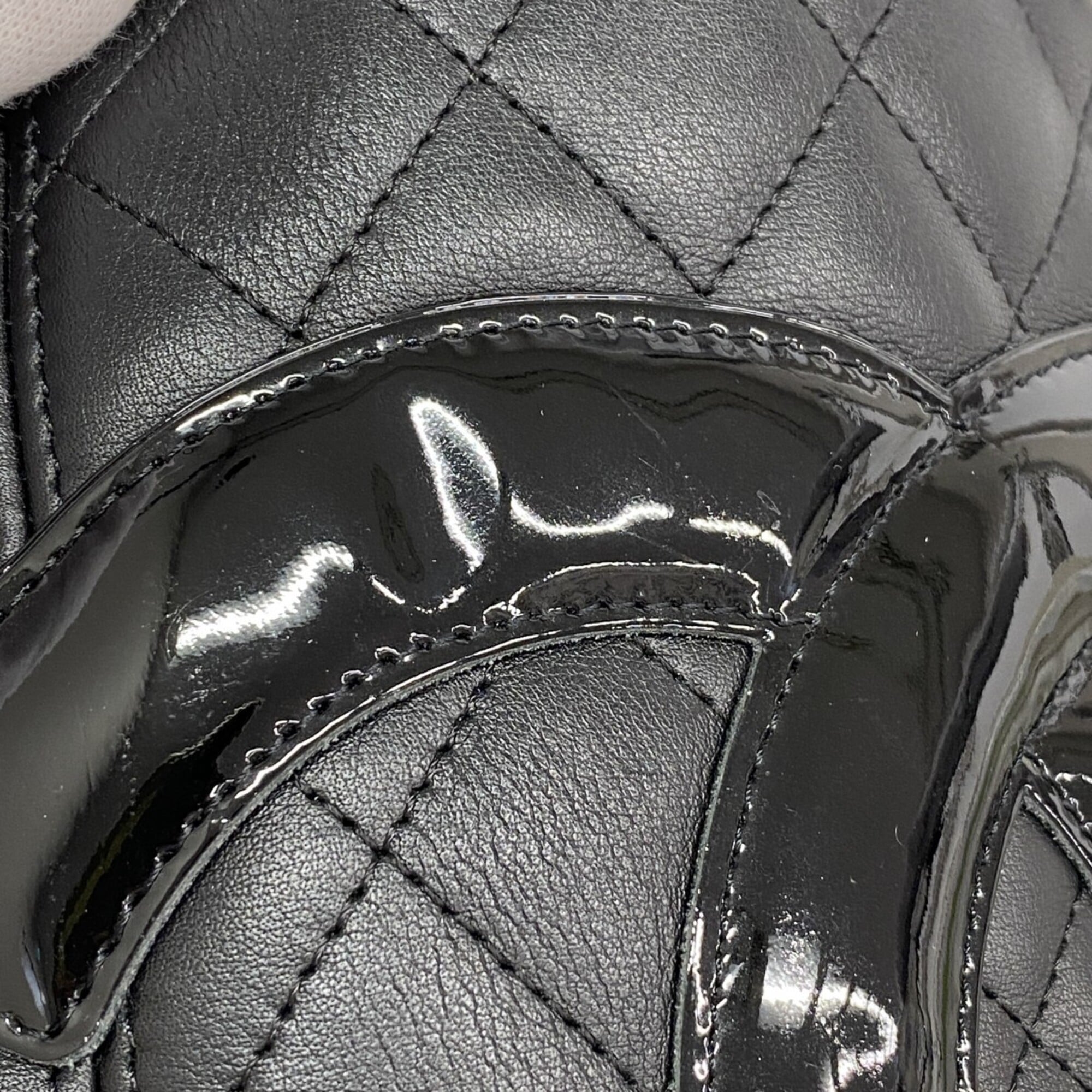 Chanel Black Leather Tote Bag (Pre-Owned)