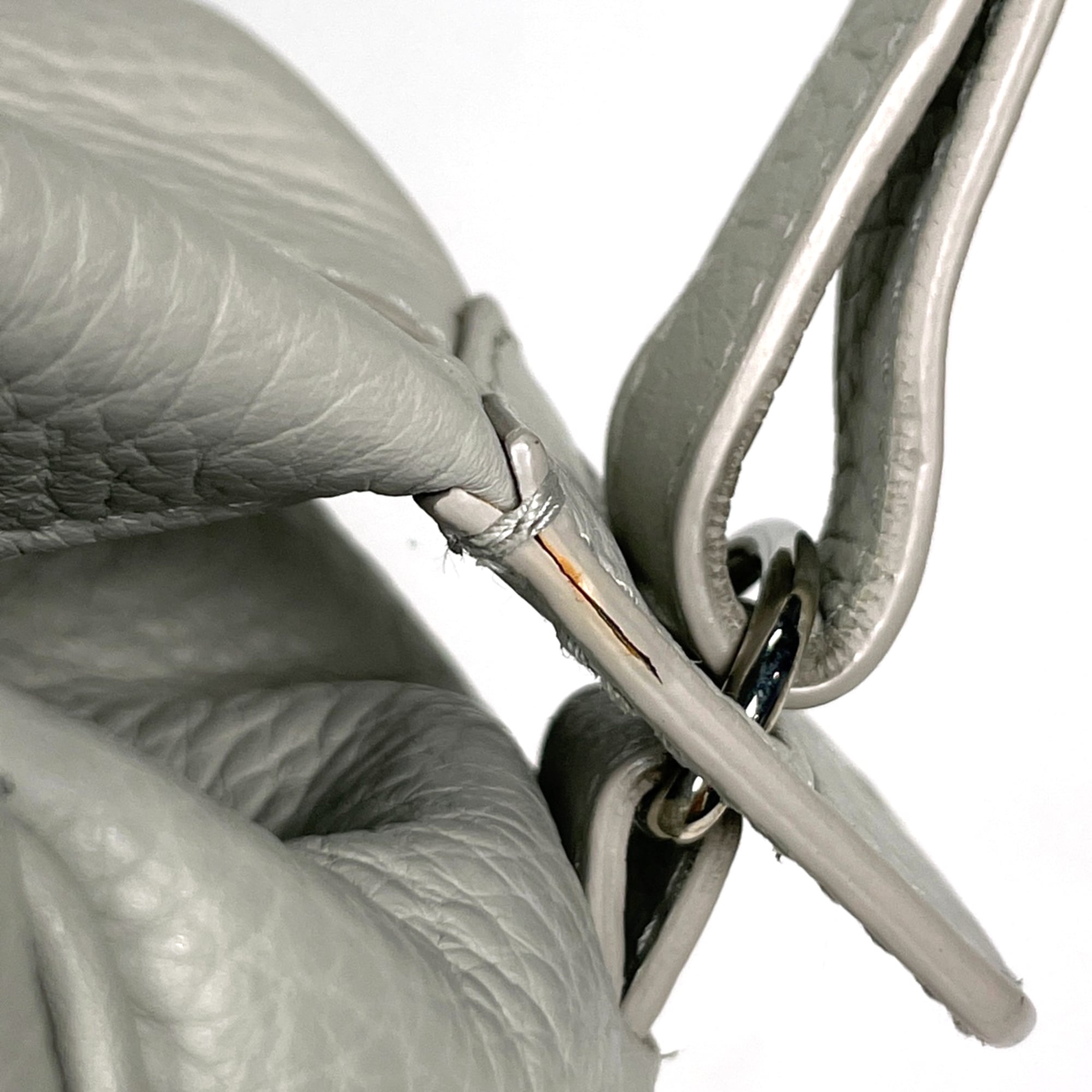 Balenciaga Light Gray Leather Shoulder Bag (Pre-Owned)