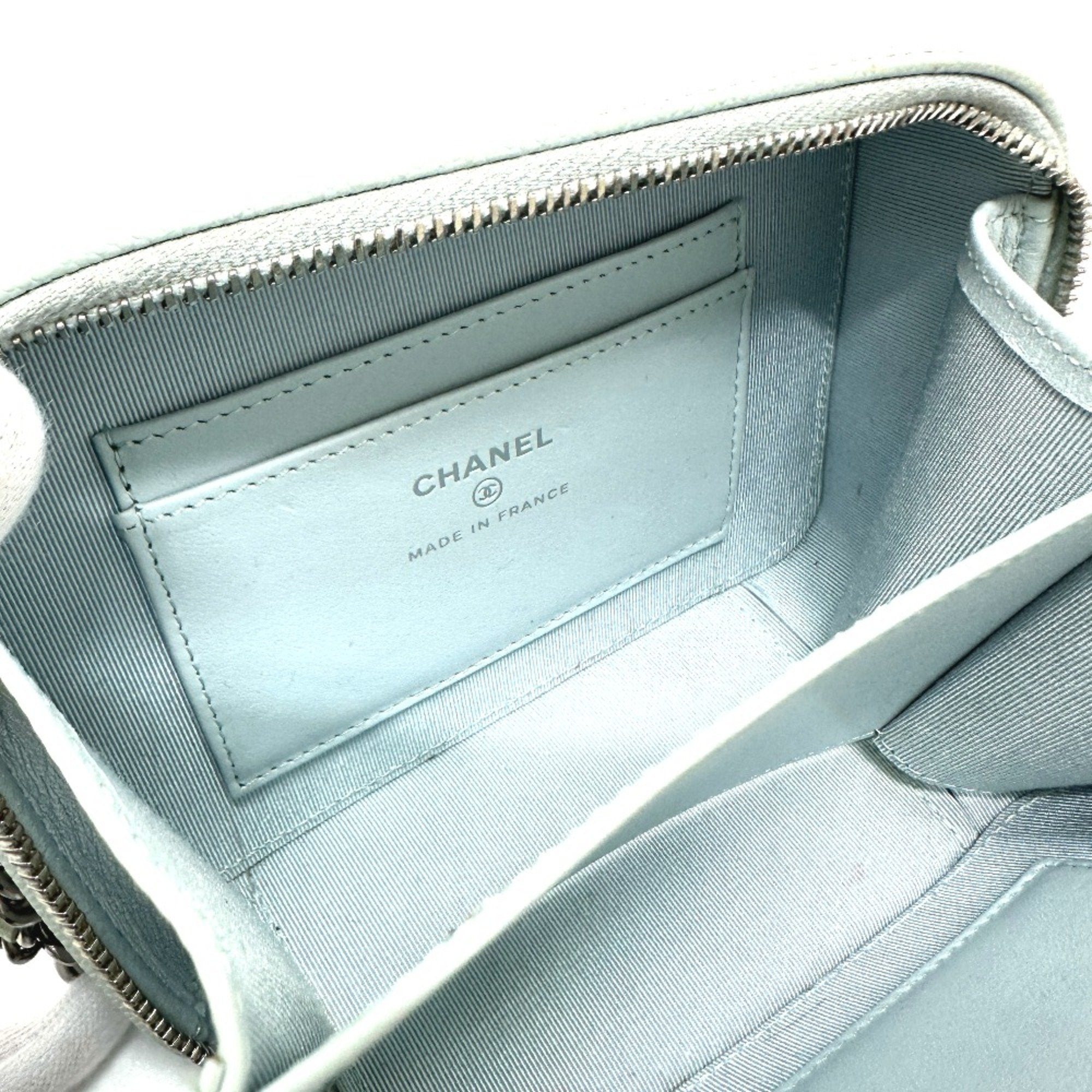 Chanel Blue Leather Shoulder Bag (Pre-Owned)