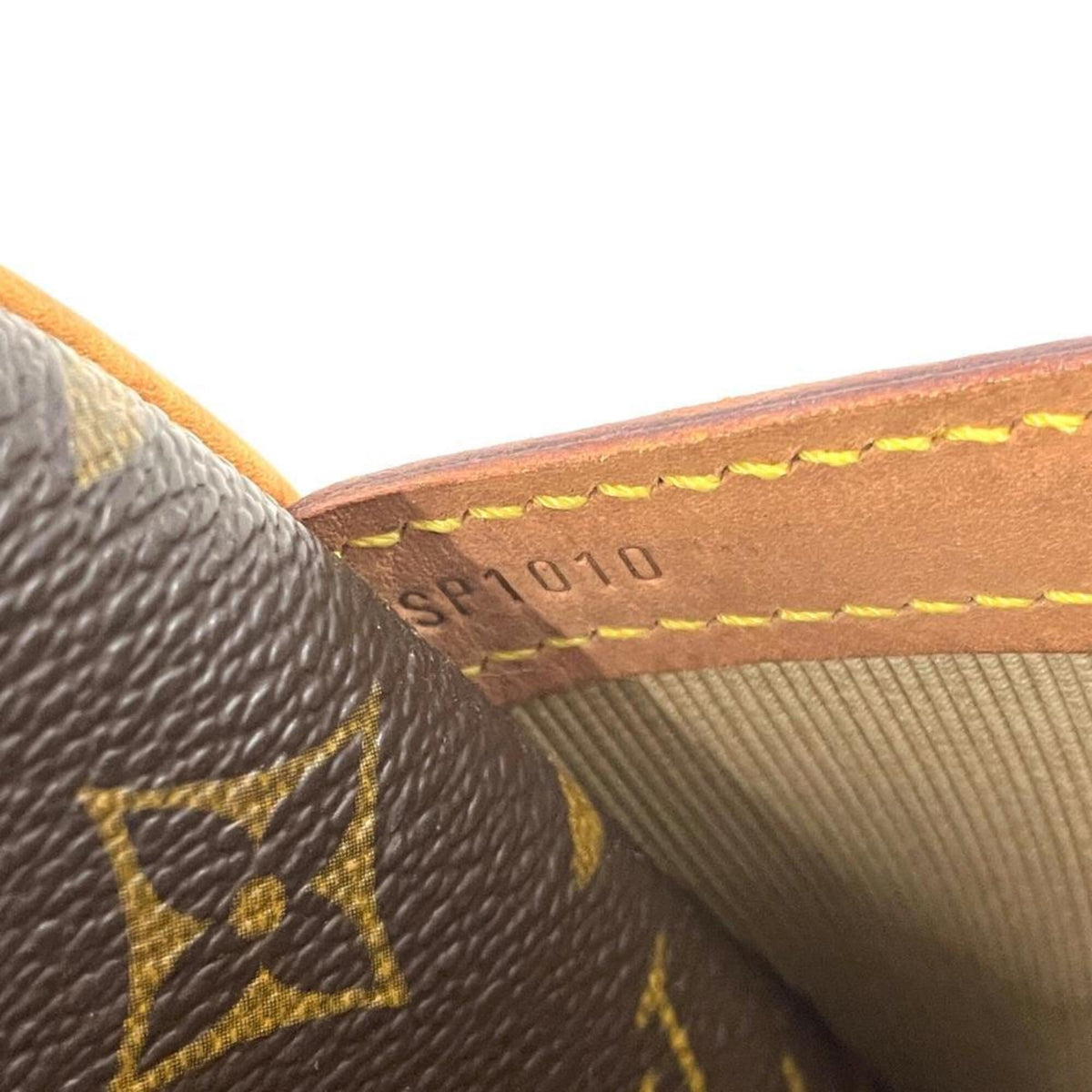 Louis Vuitton Brown Monogram Monogram Shoulder Bag (Pre-Owned)