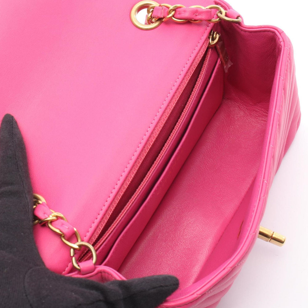Chanel Pink Leather Handbag Shoulder Bag (Pre-Owned)
