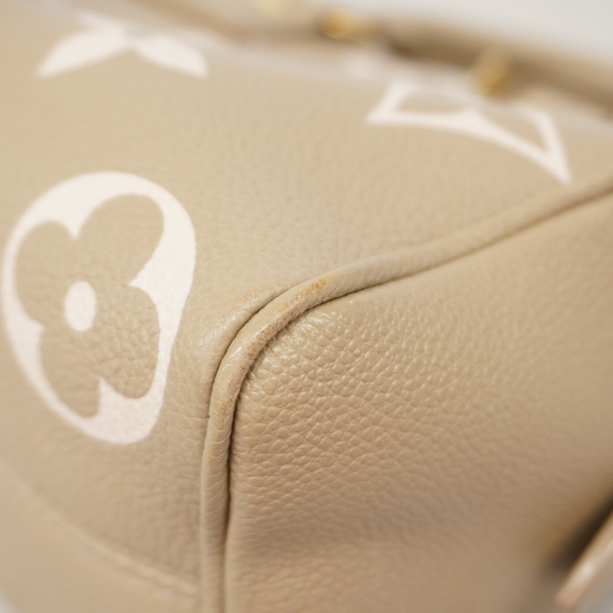 Louis Vuitton Cream Tourterelle Handbag (Pre-Owned)